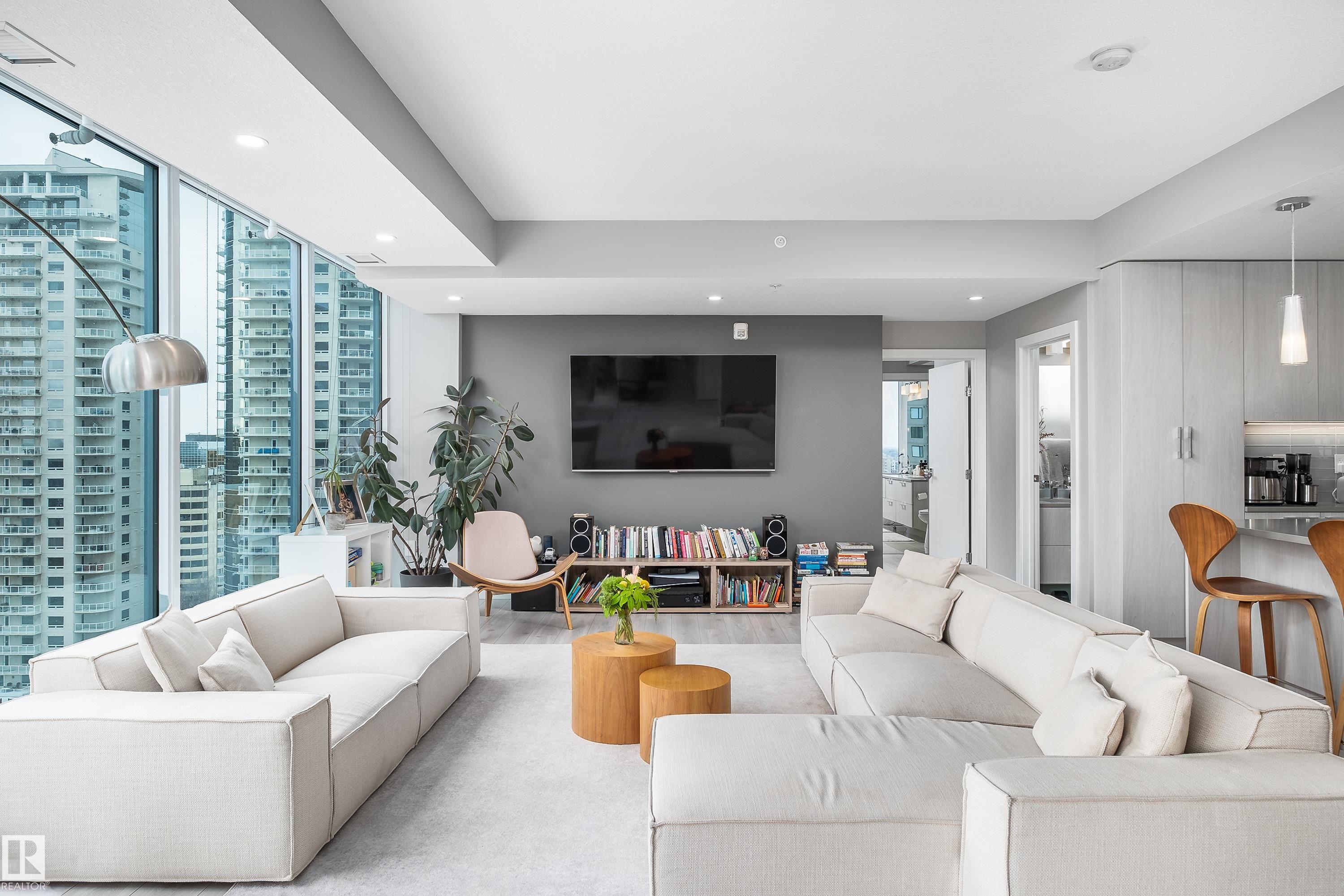 #1700 10180 103 ST NW