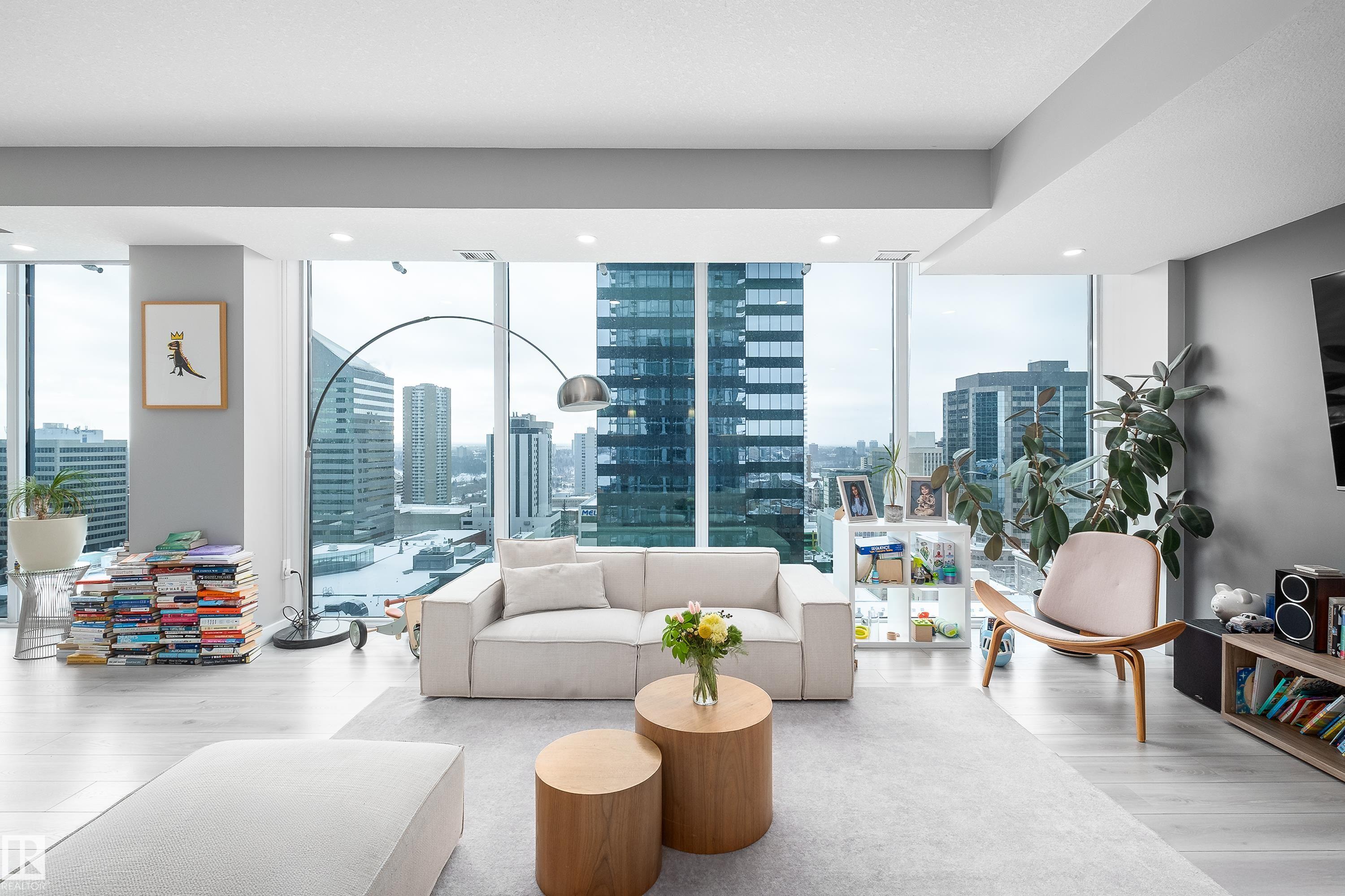 #1700 10180 103 ST NW