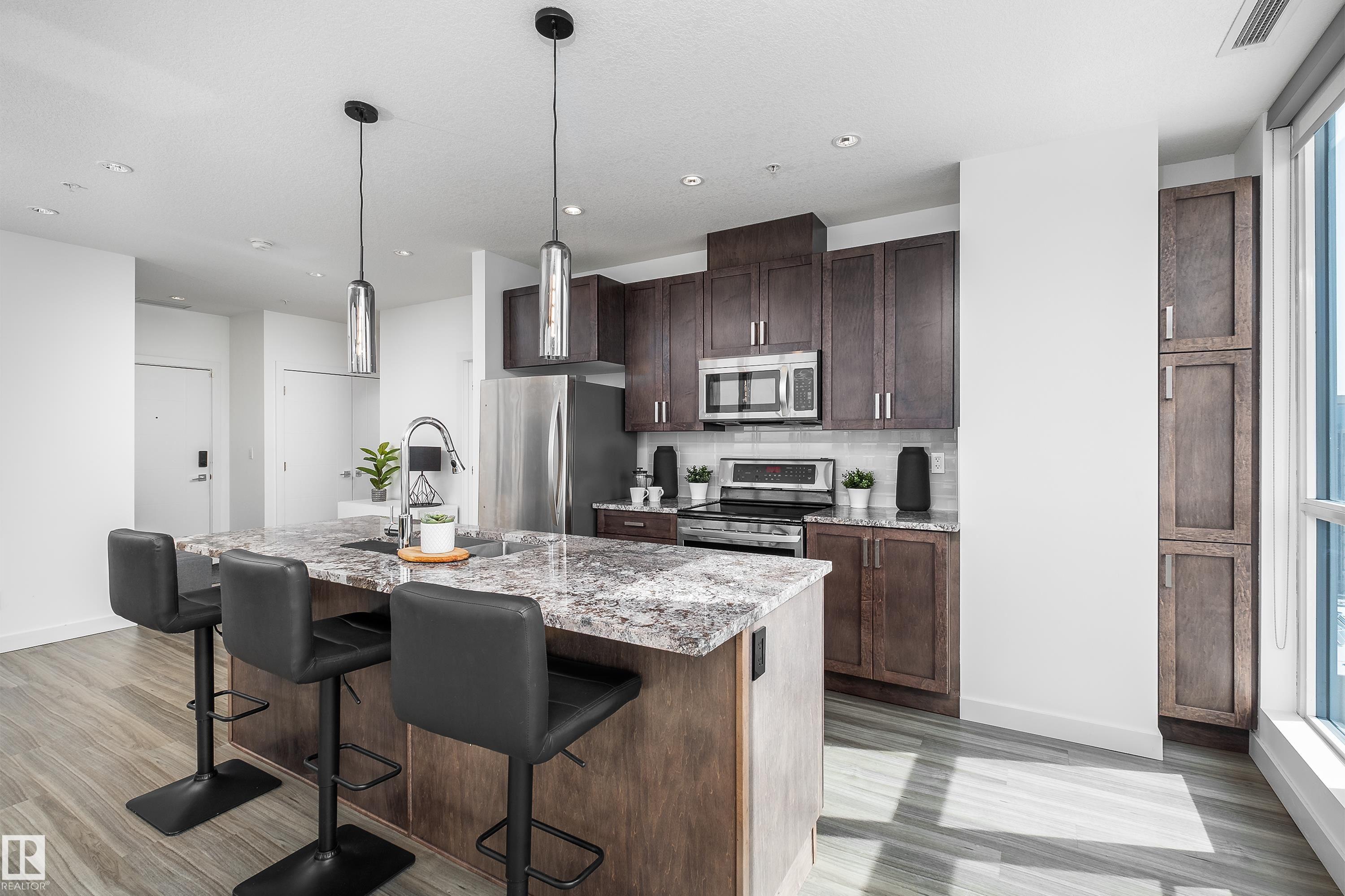 #2107 10238 103 ST NW