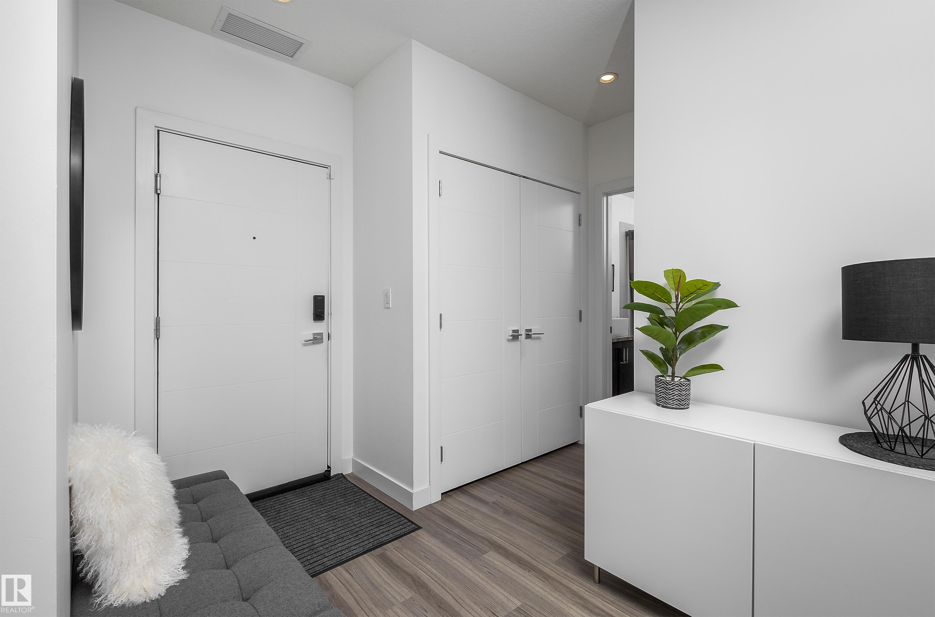 #2107 10238 103 ST NW