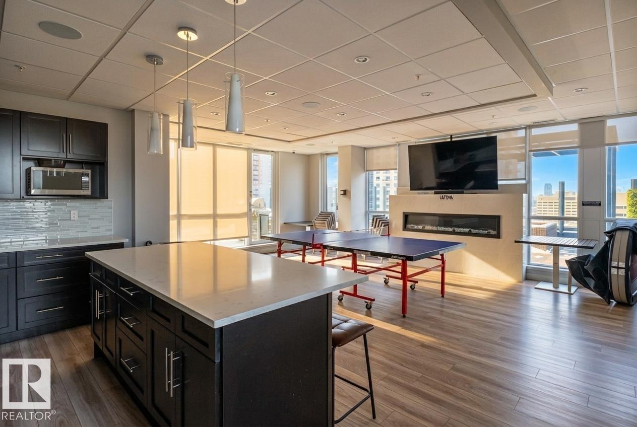 #2107 10238 103 ST NW