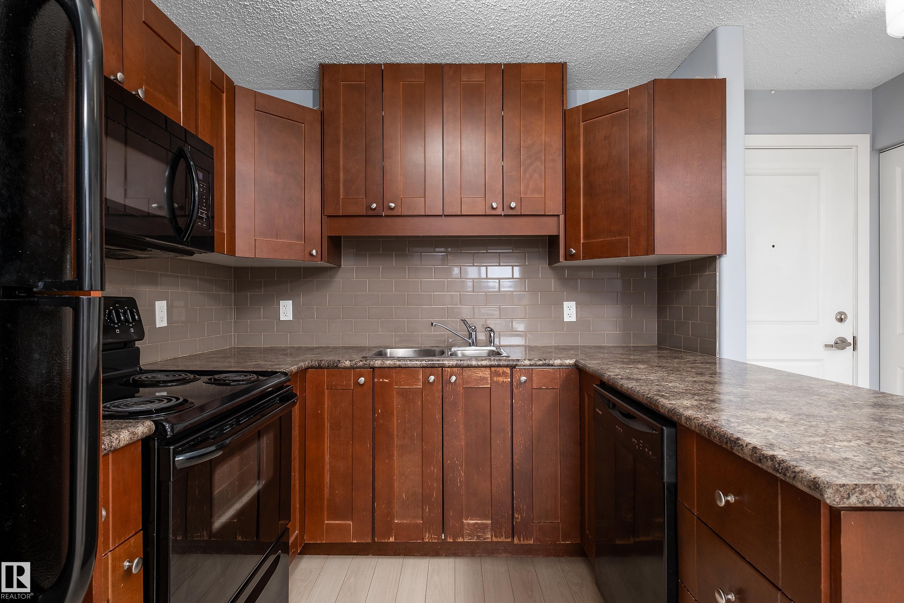 #405 10535 122 ST NW