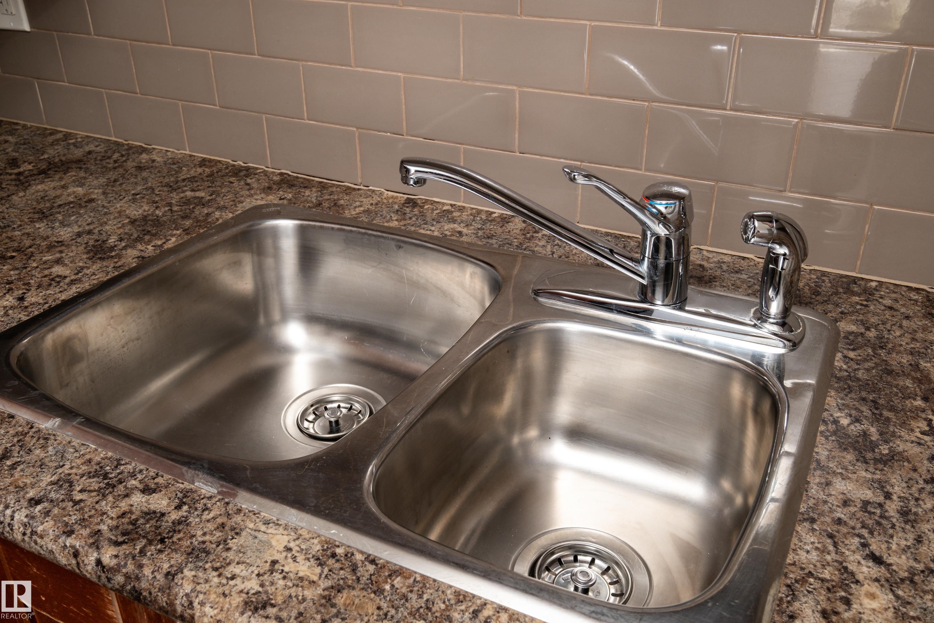 #405 10535 122 ST NW