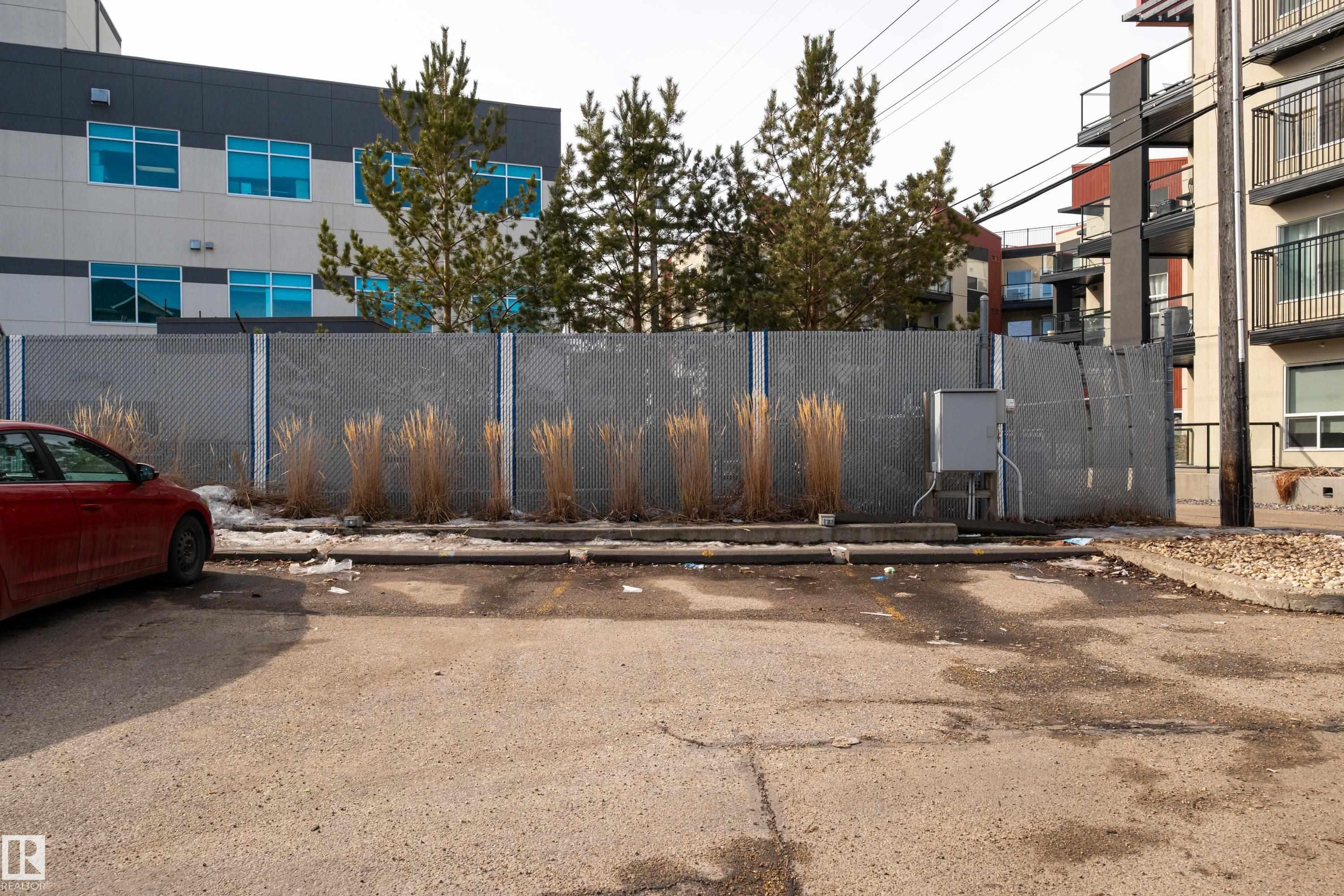 #405 10535 122 ST NW