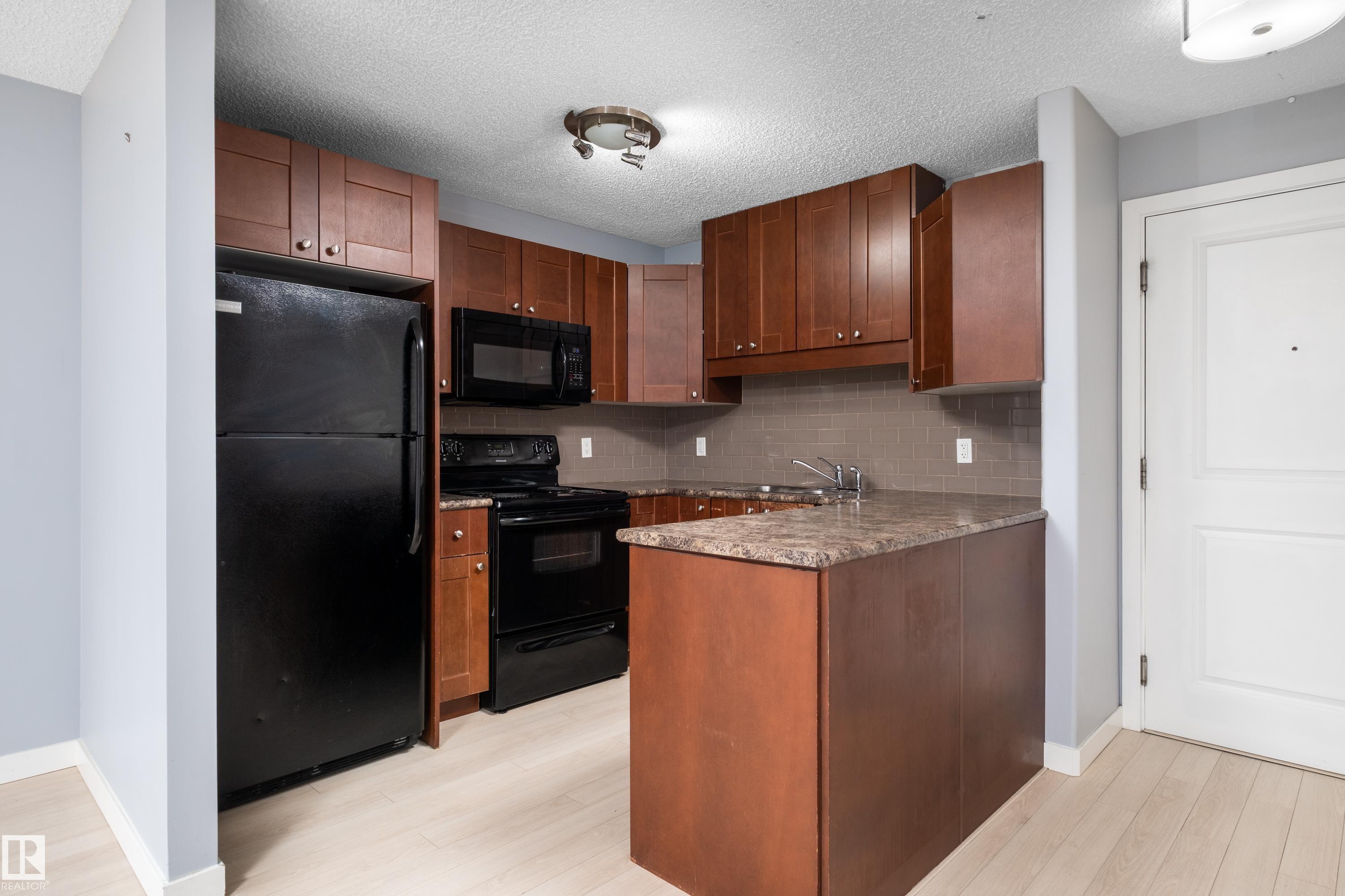 #405 10535 122 ST NW