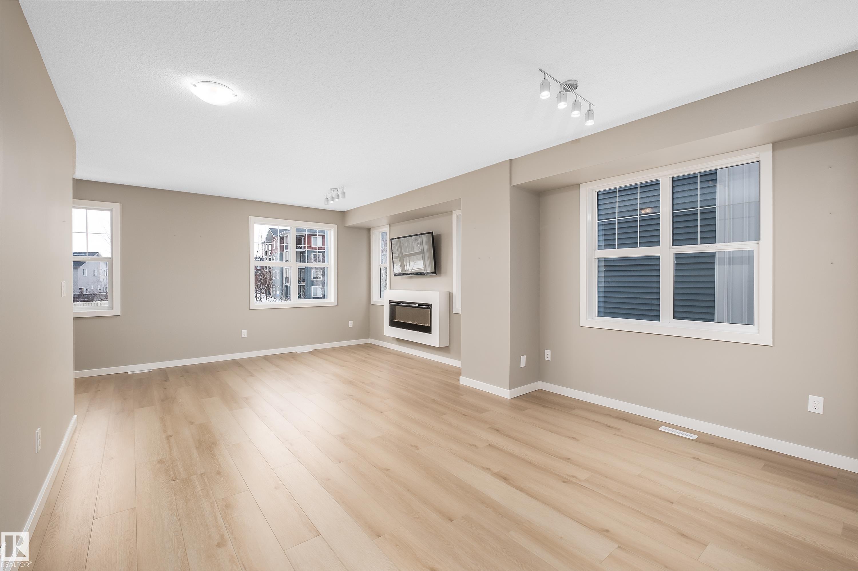 #39 2803 James Mowatt TR SW