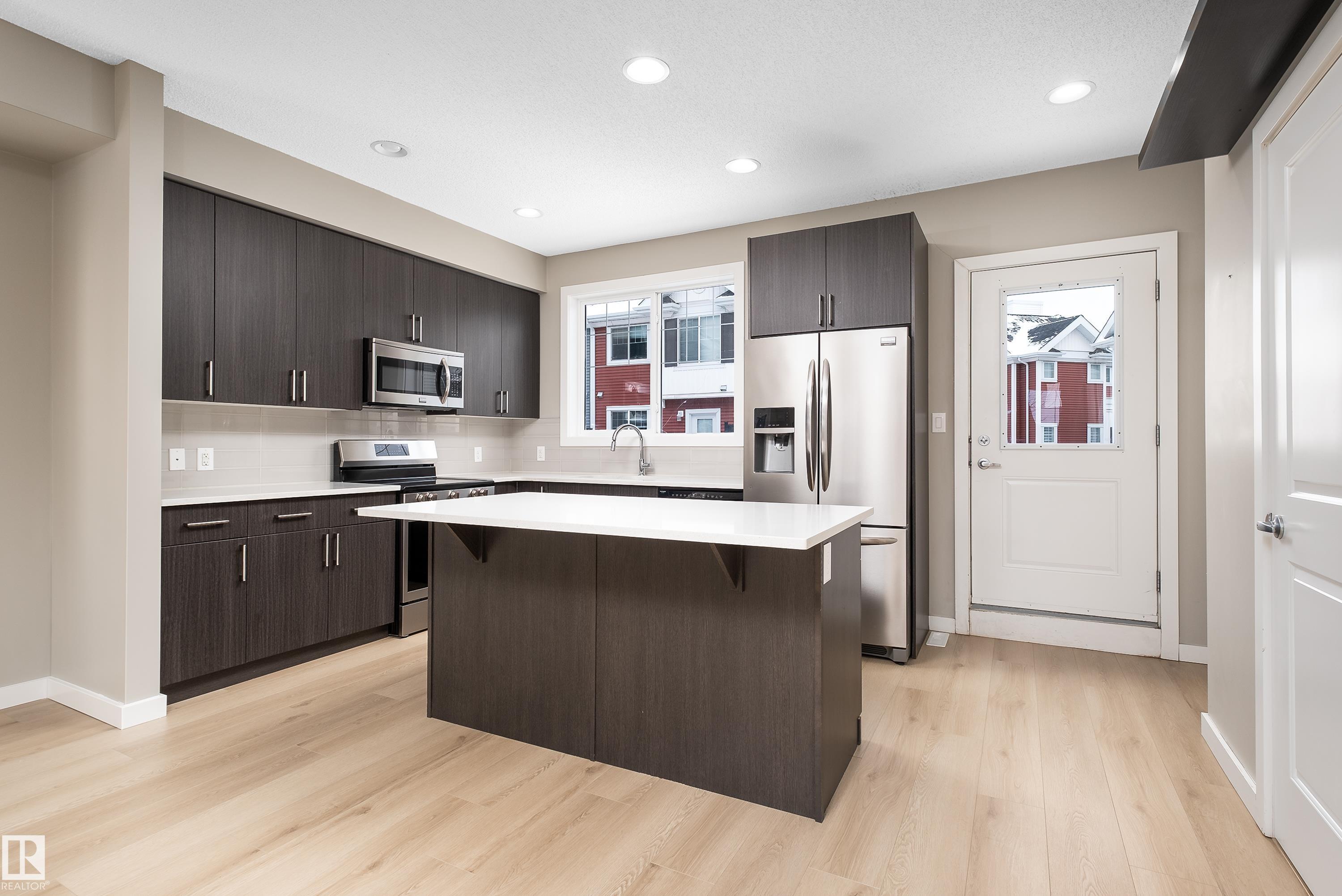 #39 2803 James Mowatt TR SW