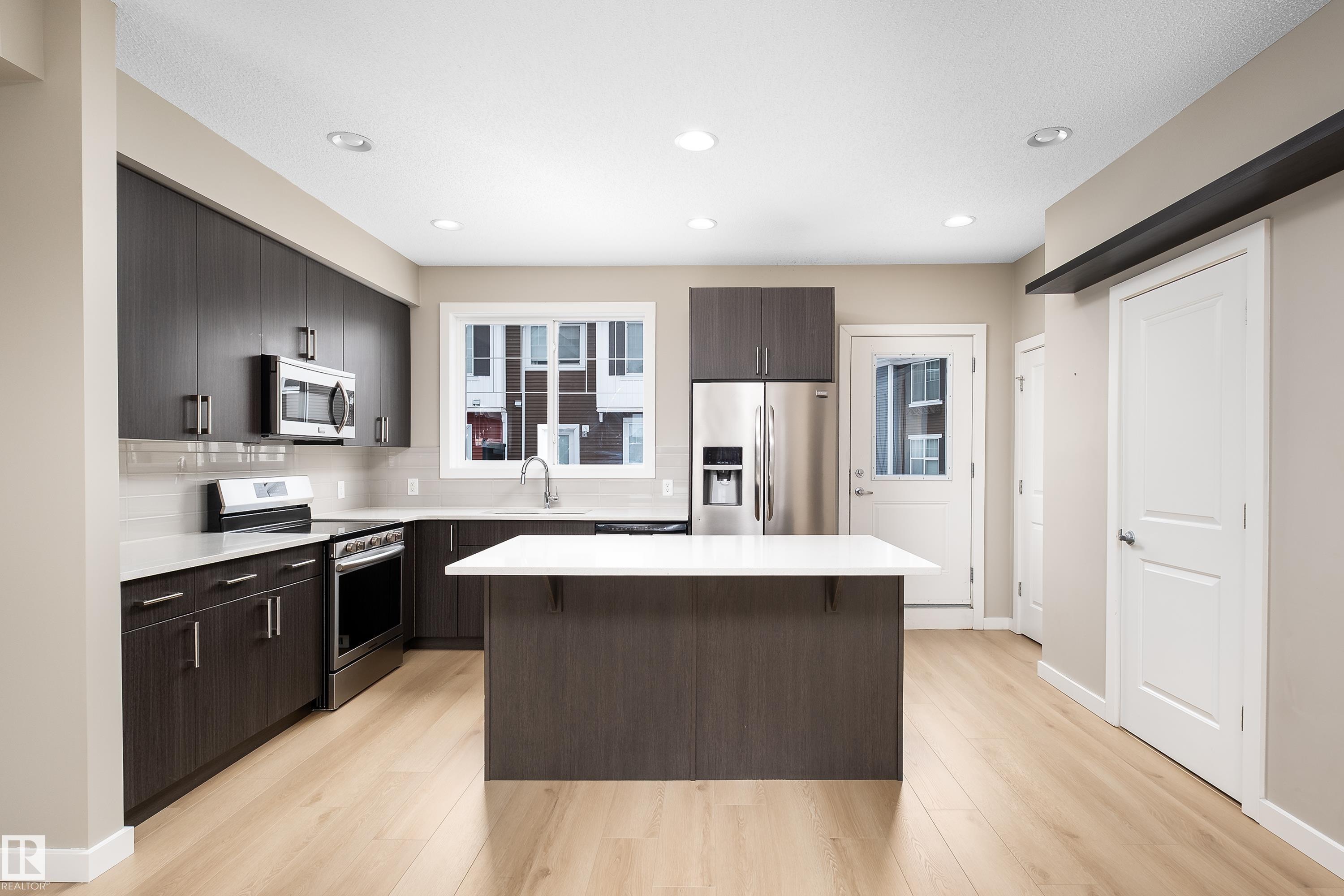 #39 2803 James Mowatt TR SW