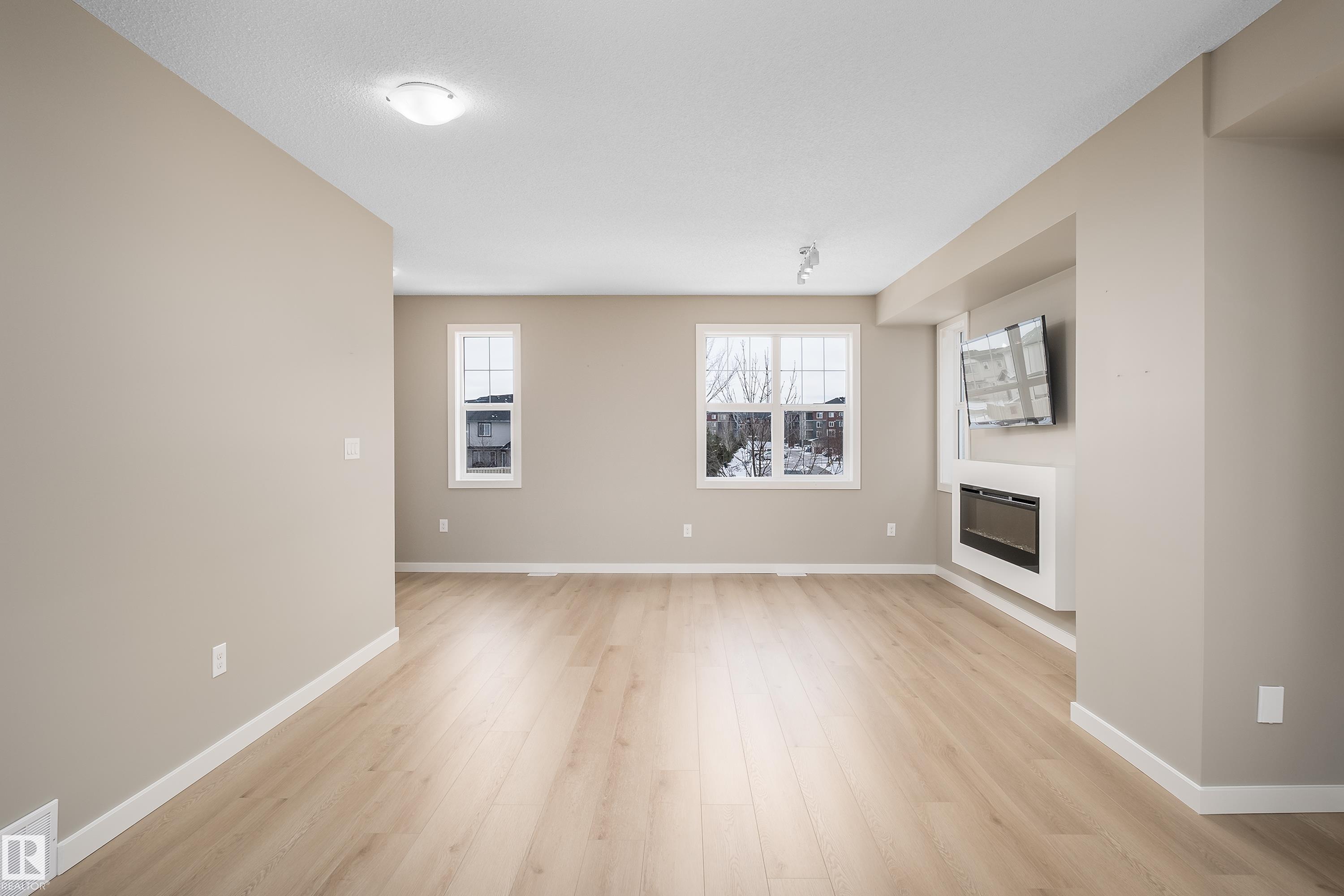 #39 2803 James Mowatt TR SW