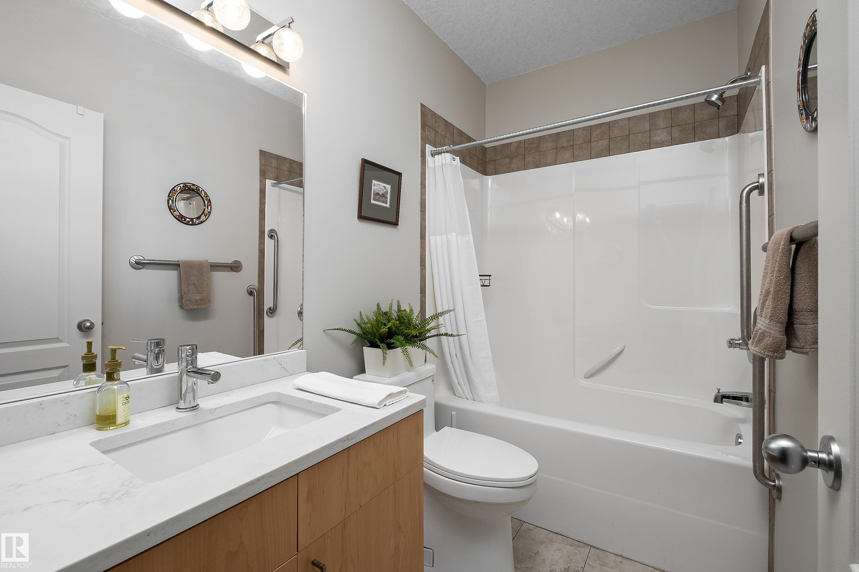#32 18 Charlton WY