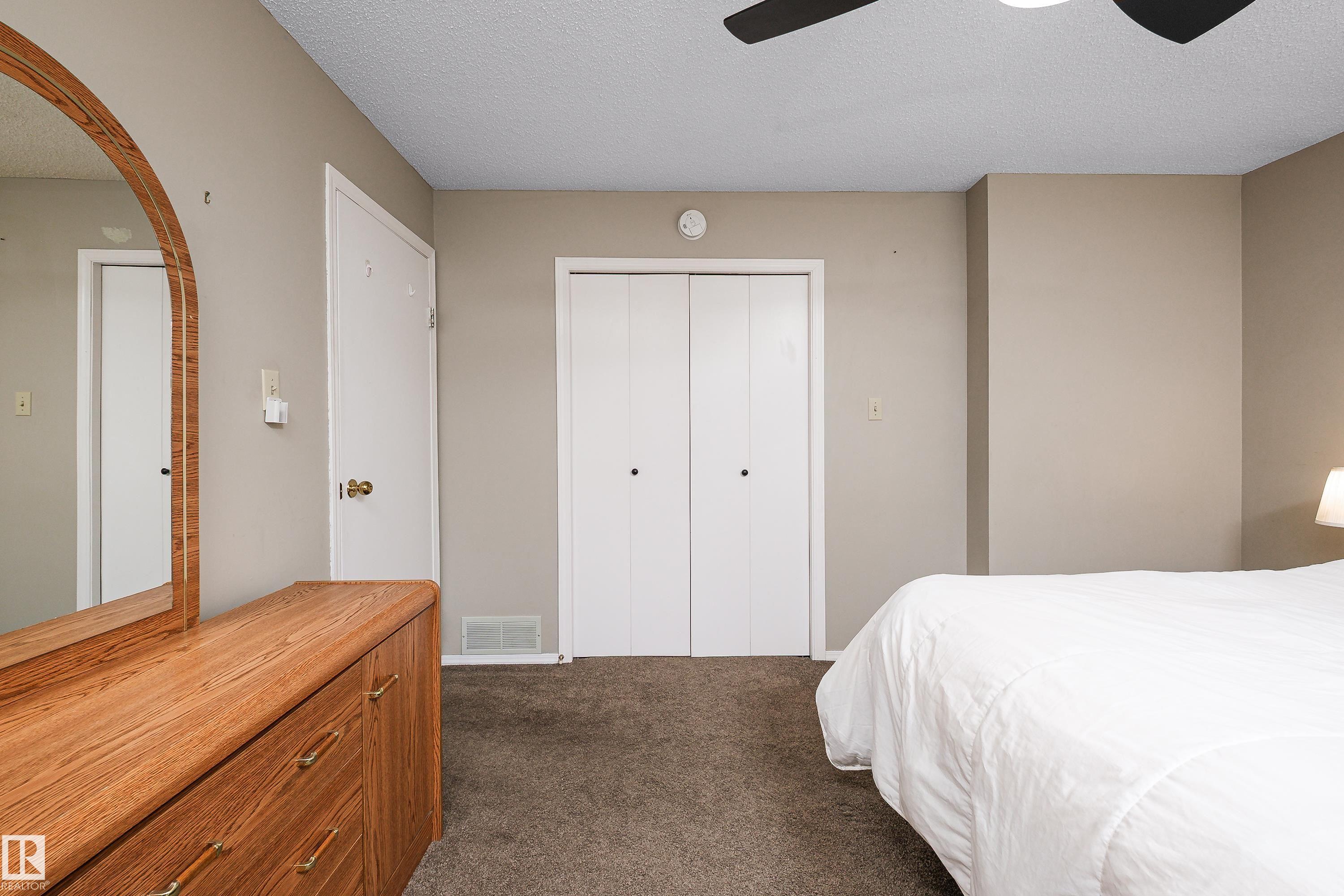 11028 11 AV NW