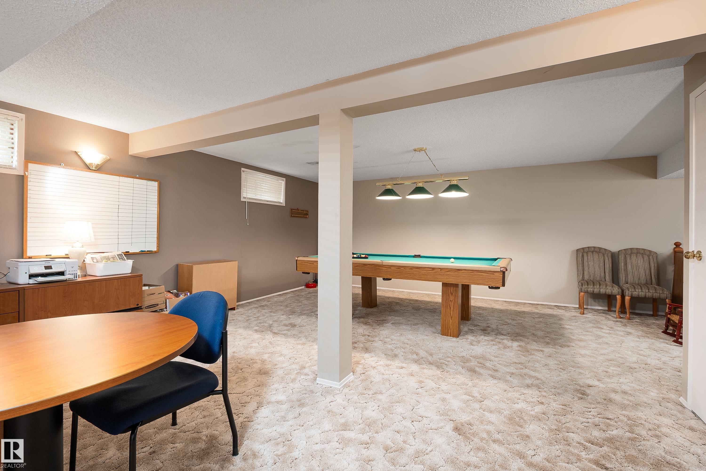 11028 11 AV NW