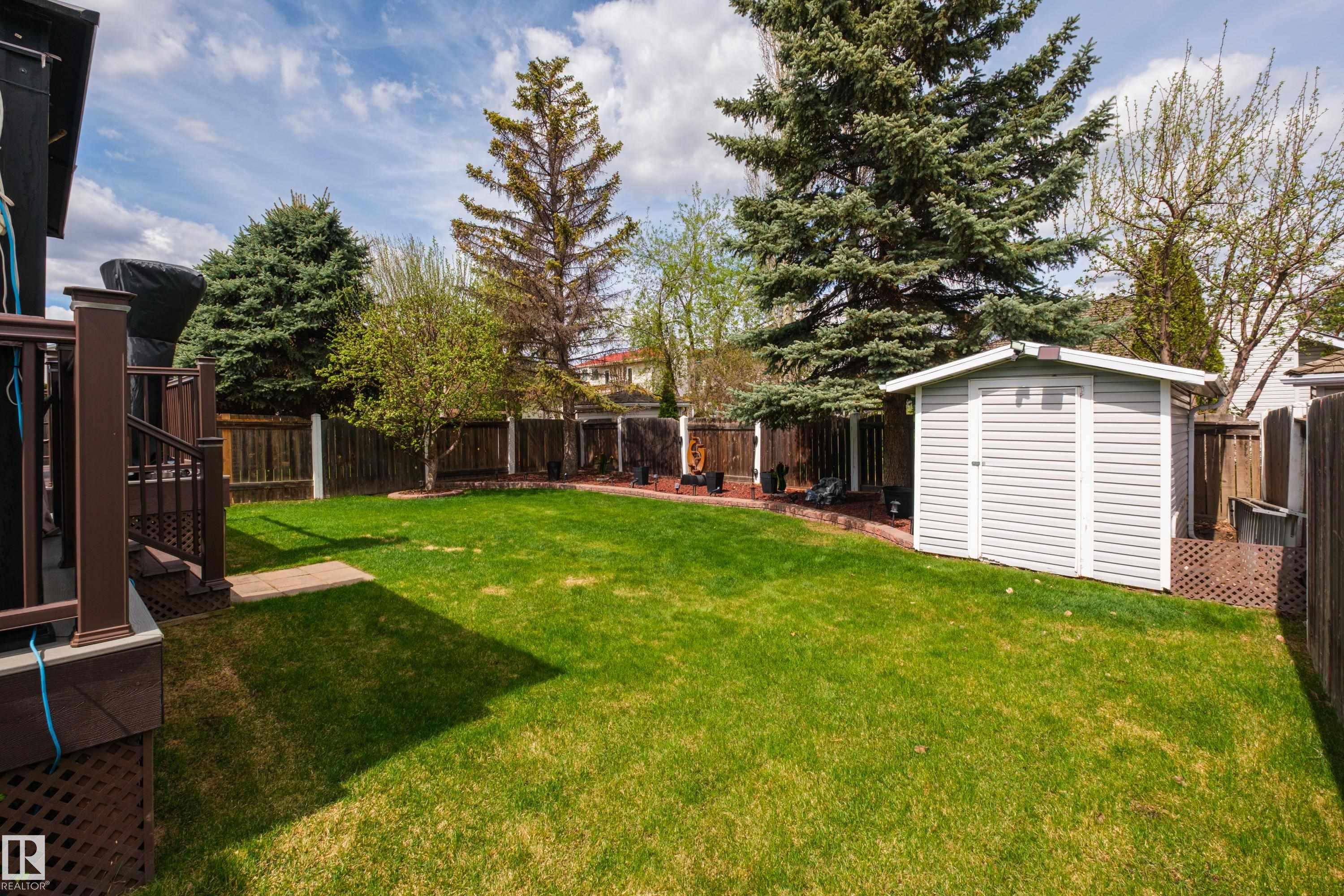11028 11 AV NW