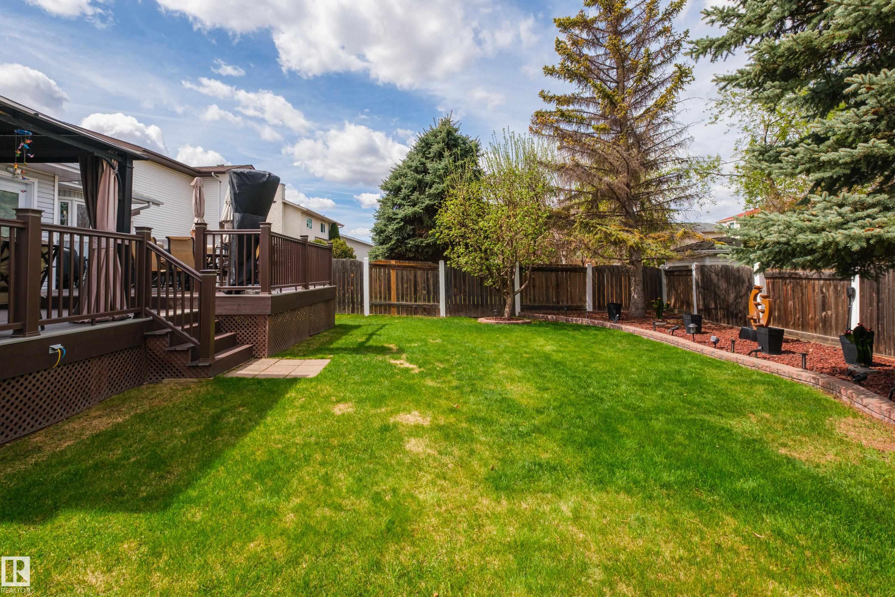 11028 11 AV NW