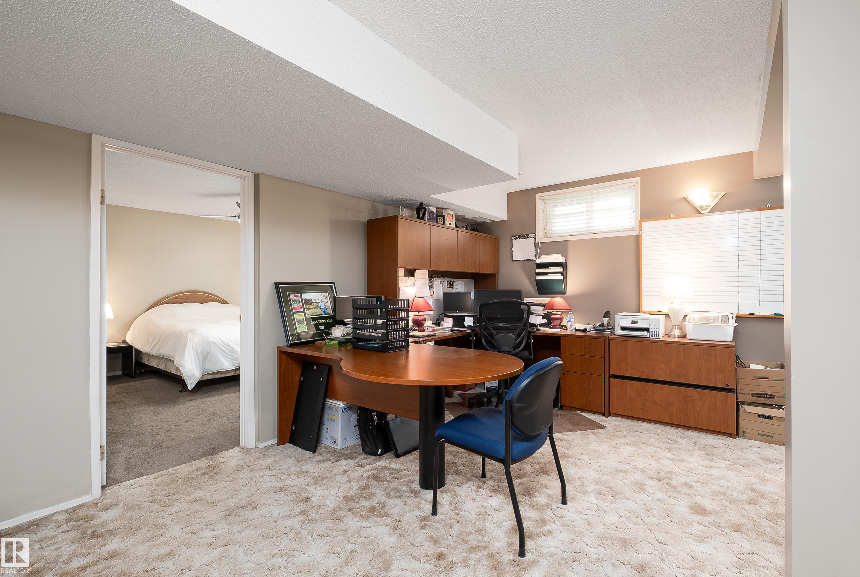 11028 11 AV NW