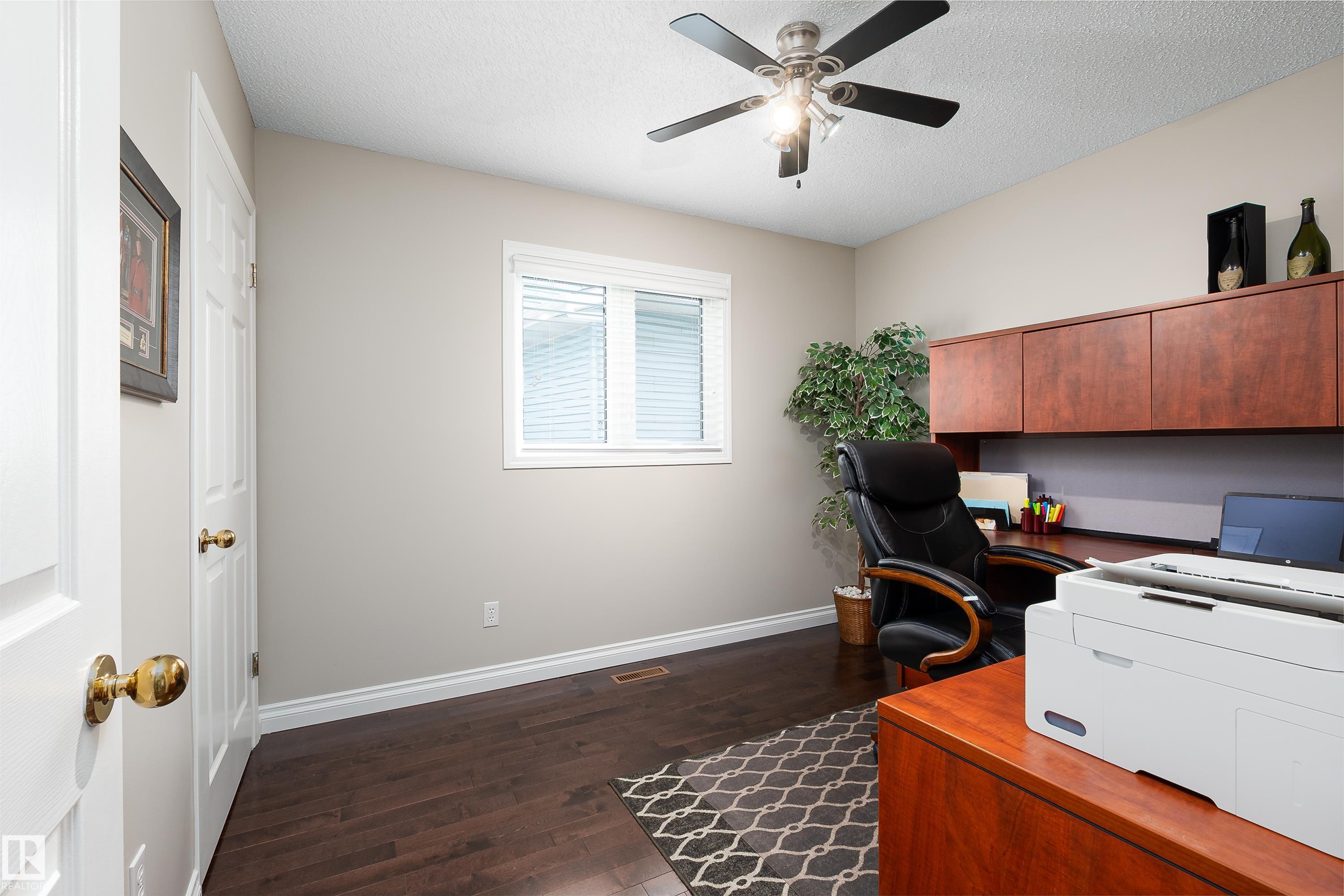 11028 11 AV NW
