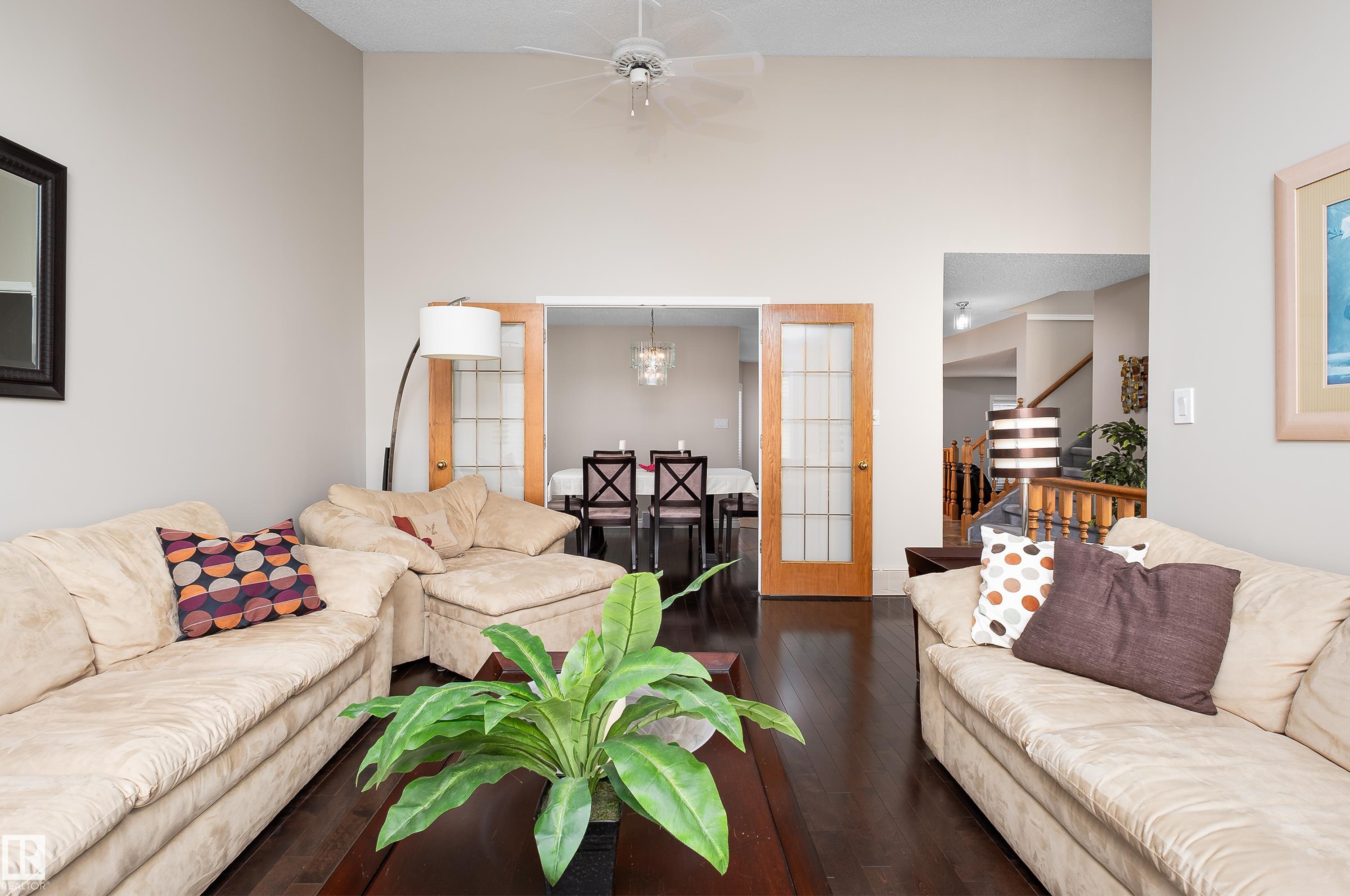 11028 11 AV NW