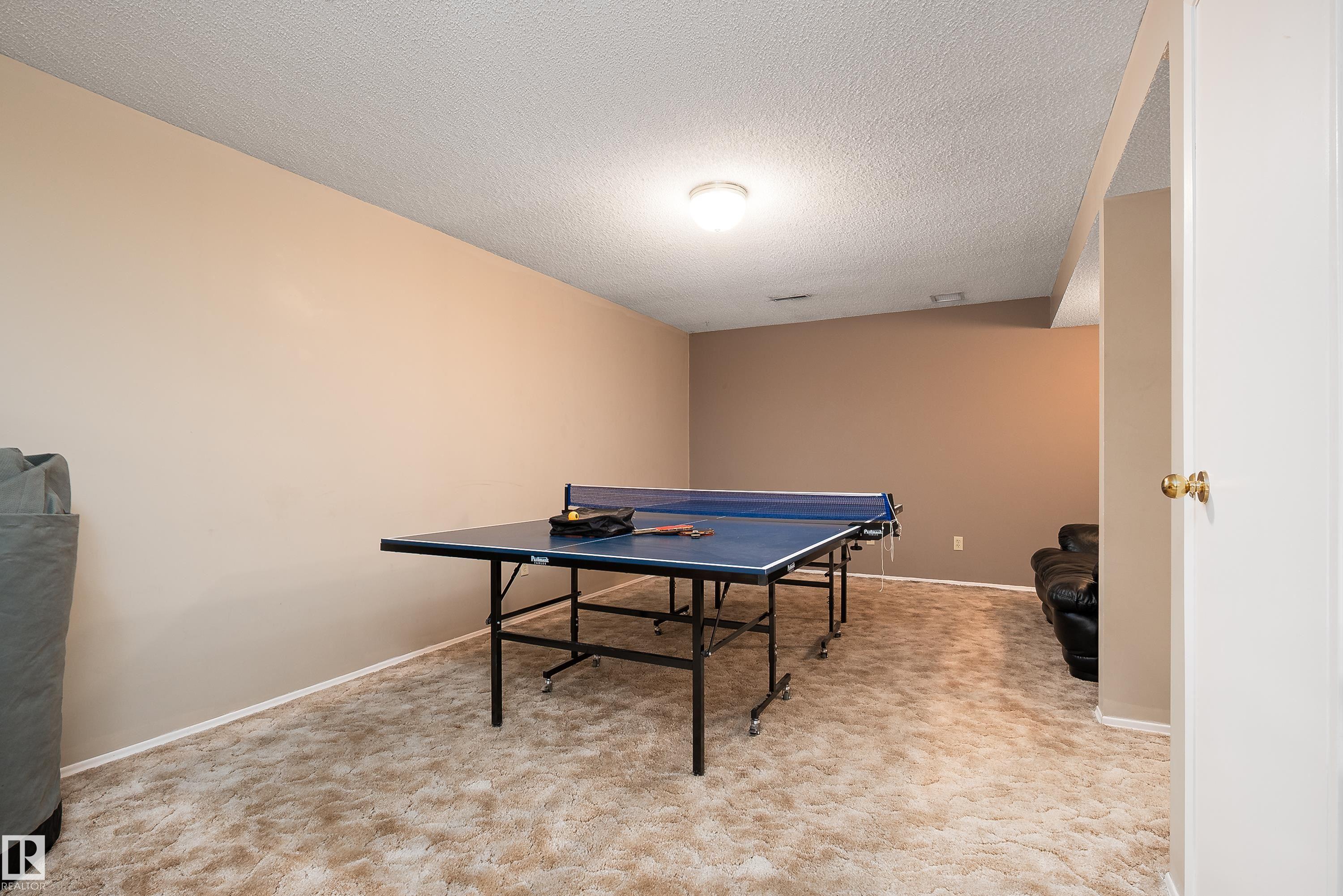 11028 11 AV NW