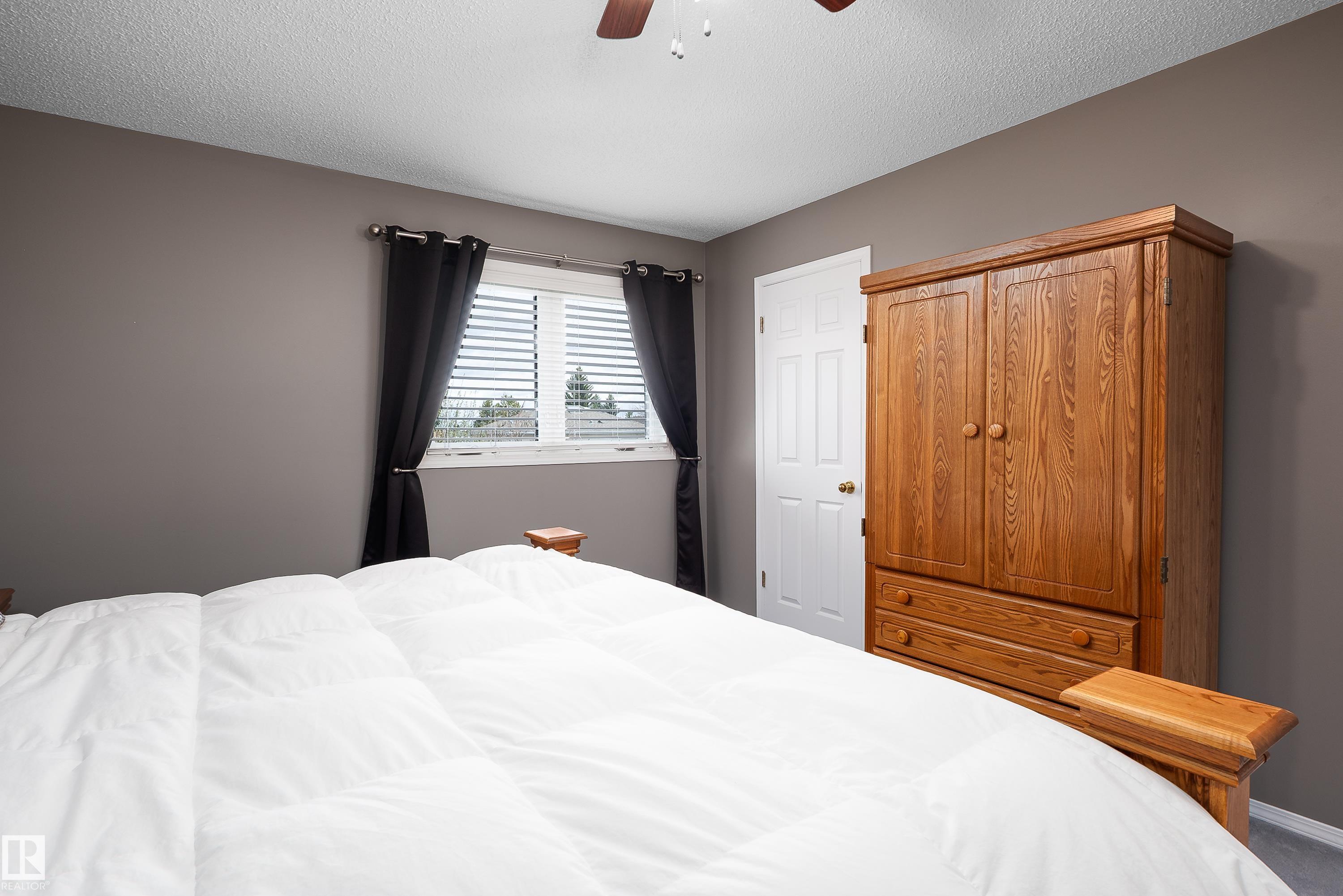 11028 11 AV NW