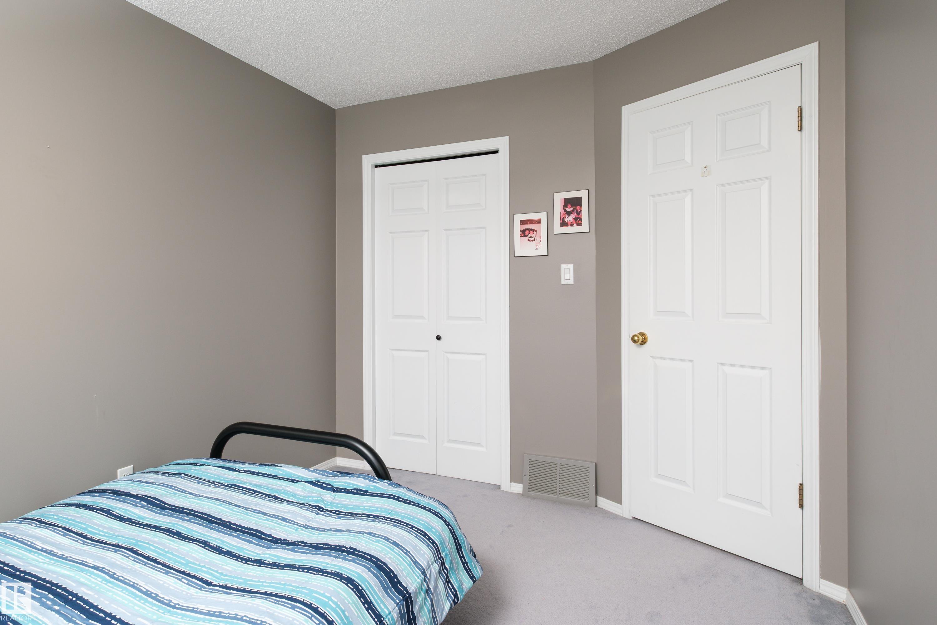 11028 11 AV NW