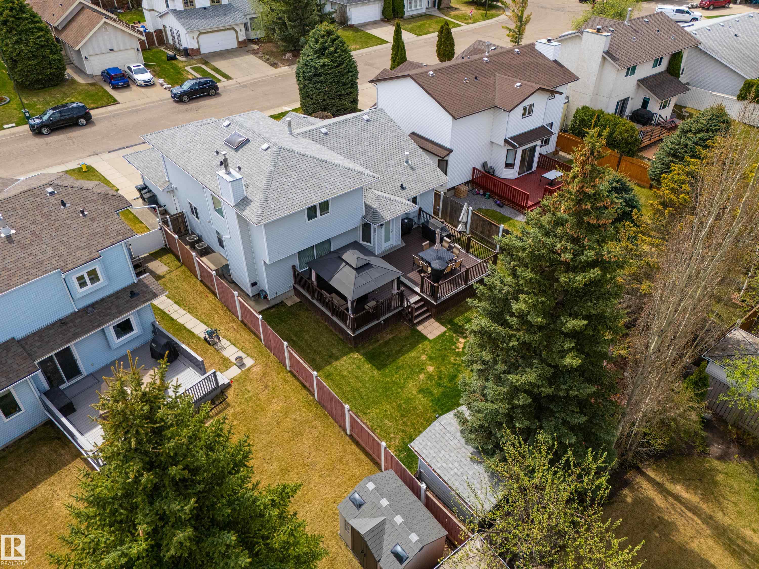 11028 11 AV NW