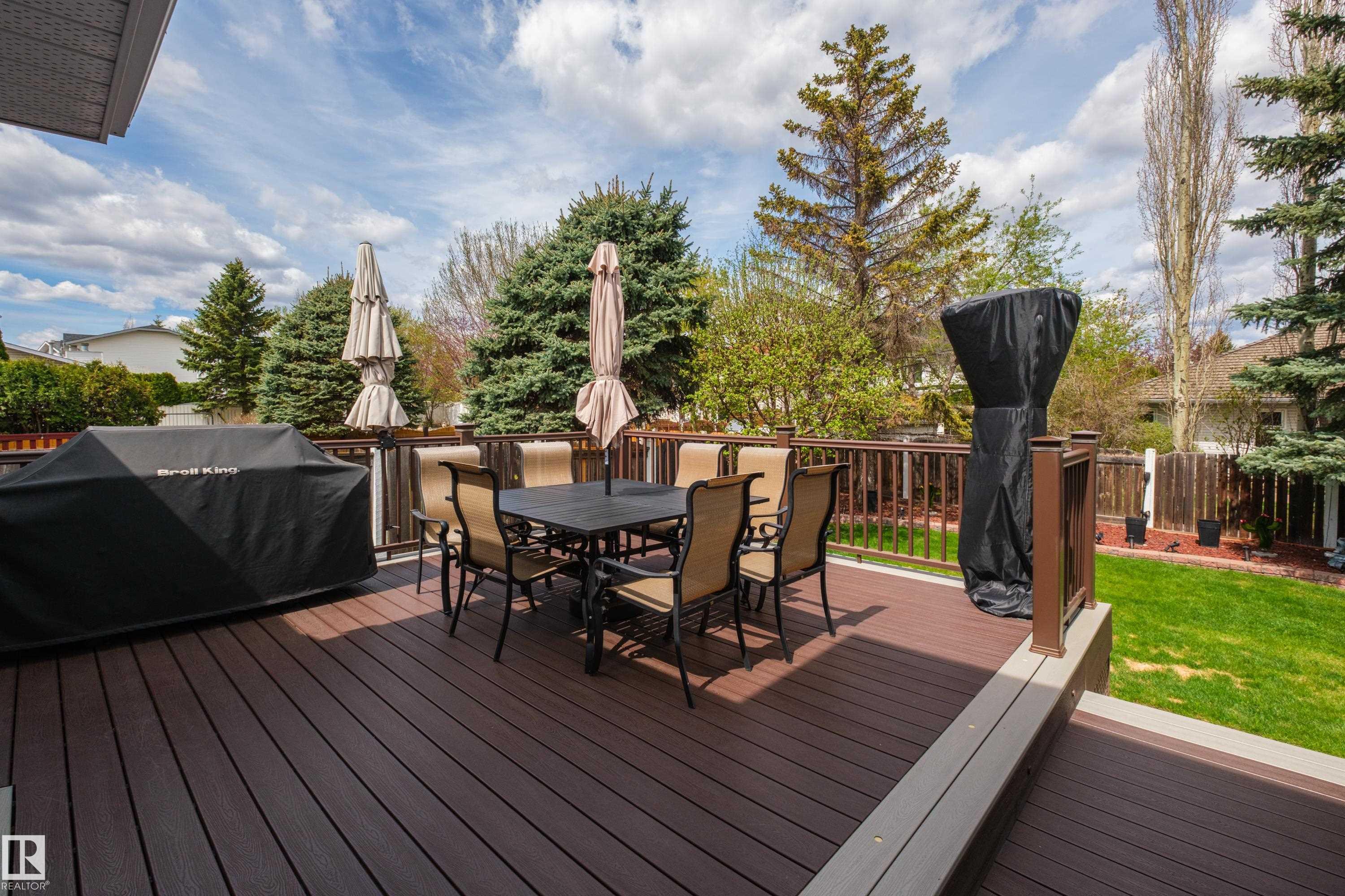 11028 11 AV NW