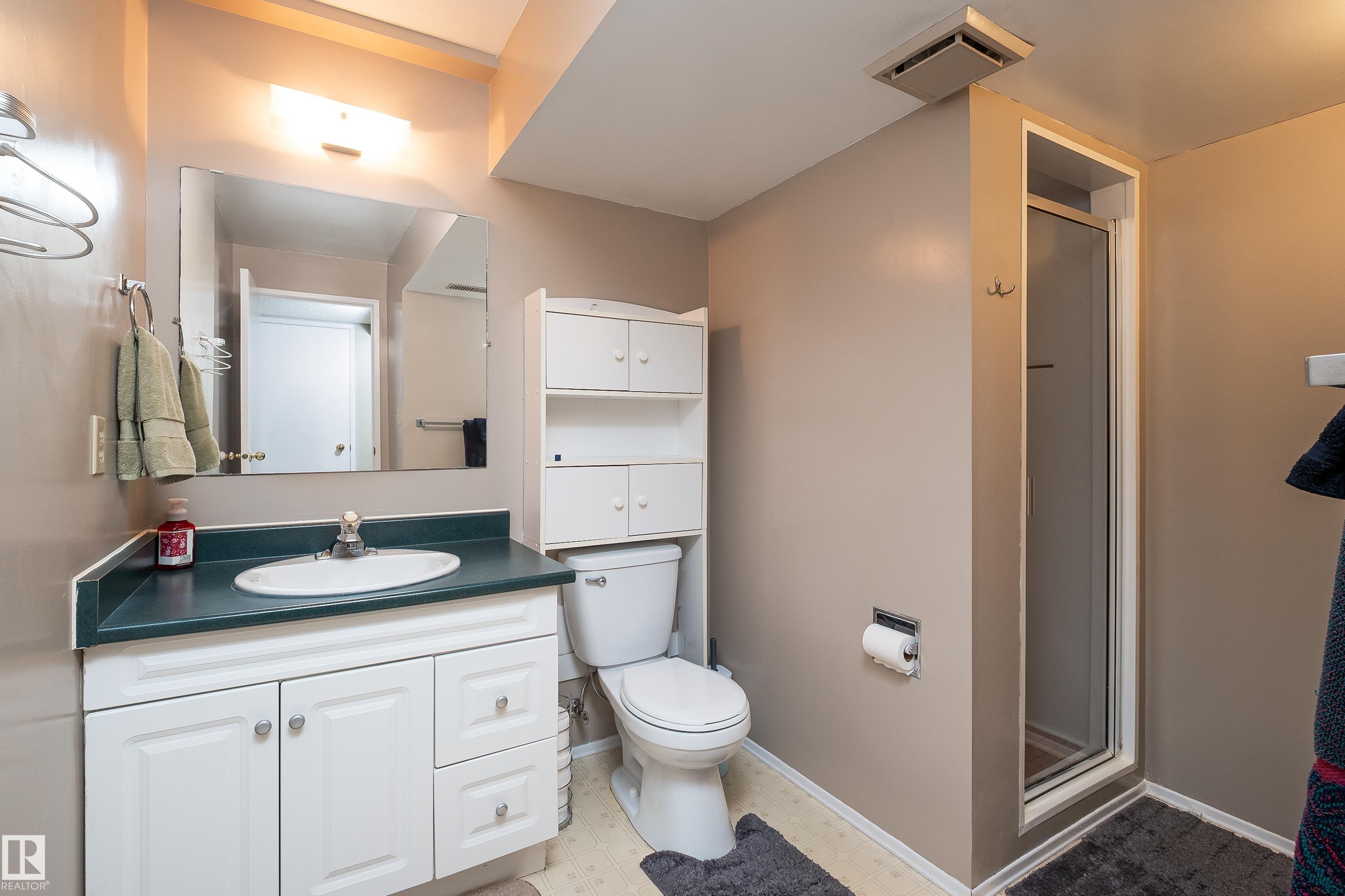 11028 11 AV NW
