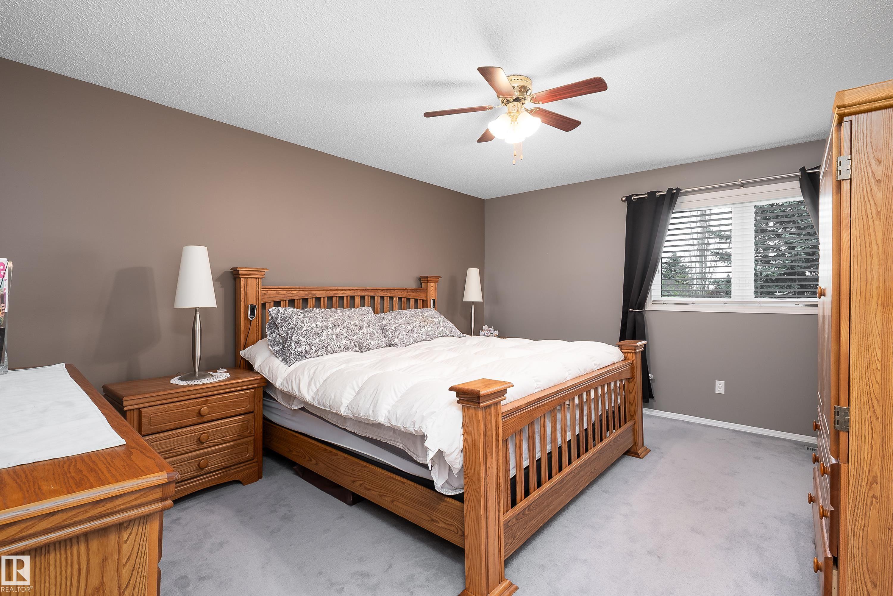 11028 11 AV NW