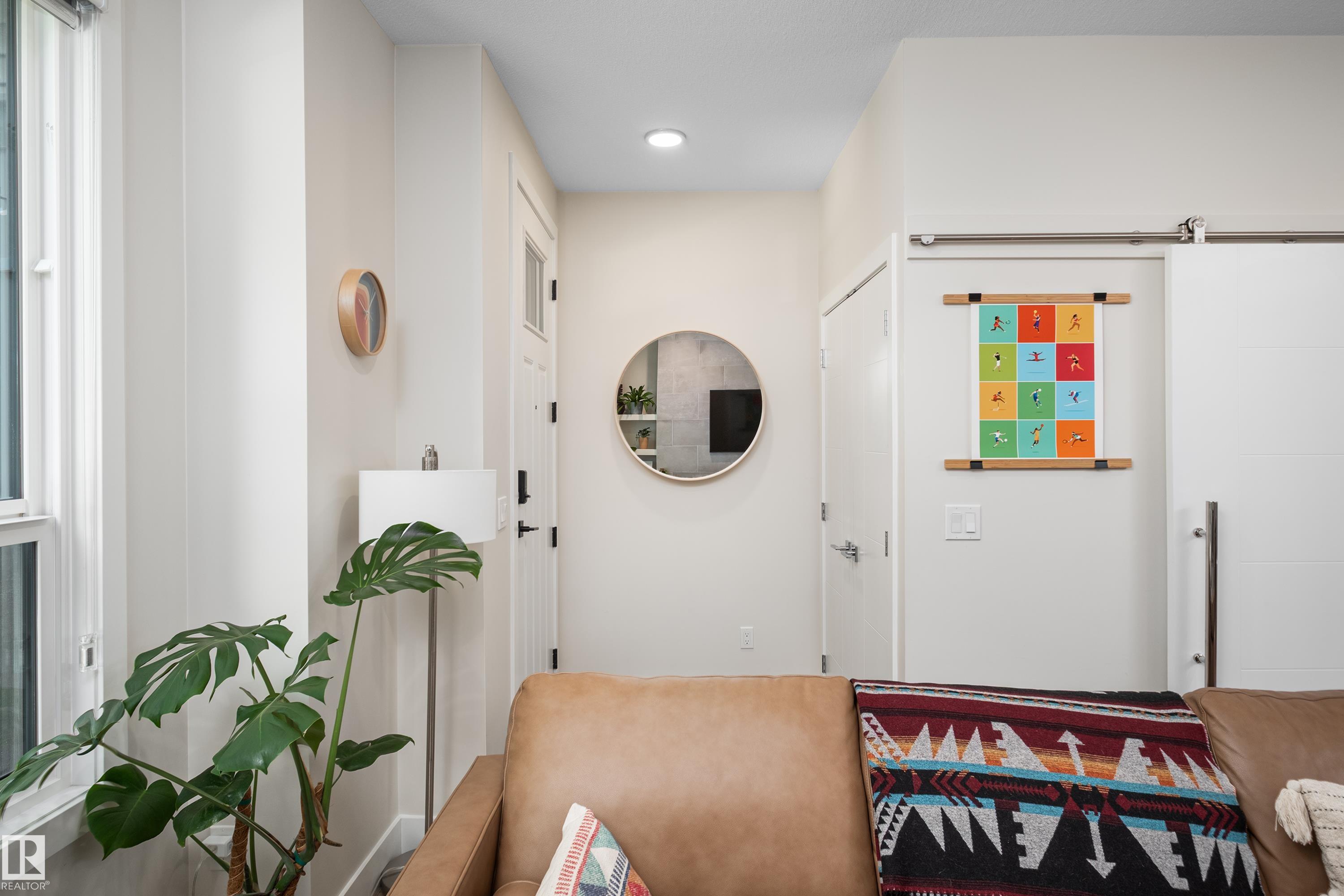 11013 75 ST NW