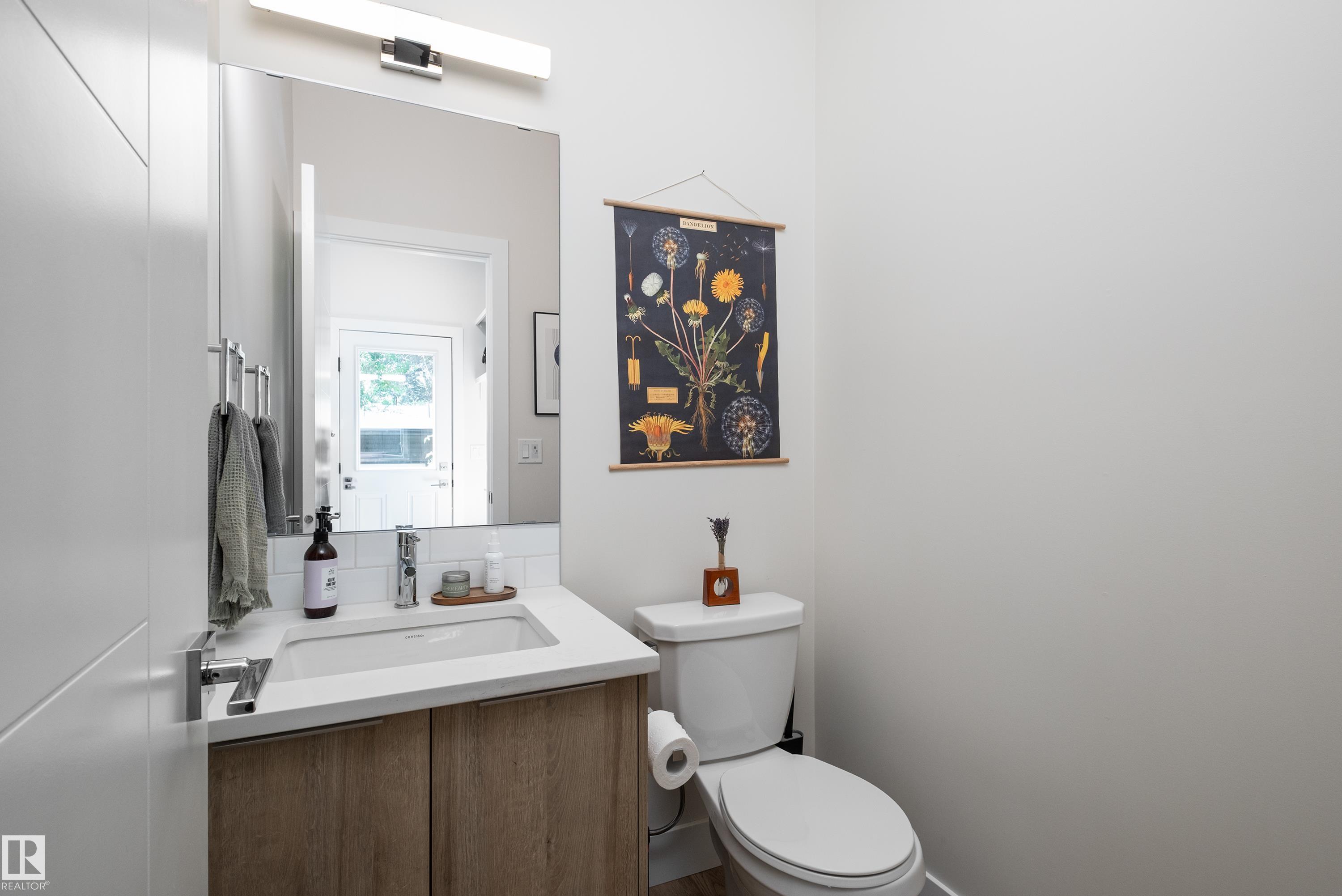 11013 75 ST NW