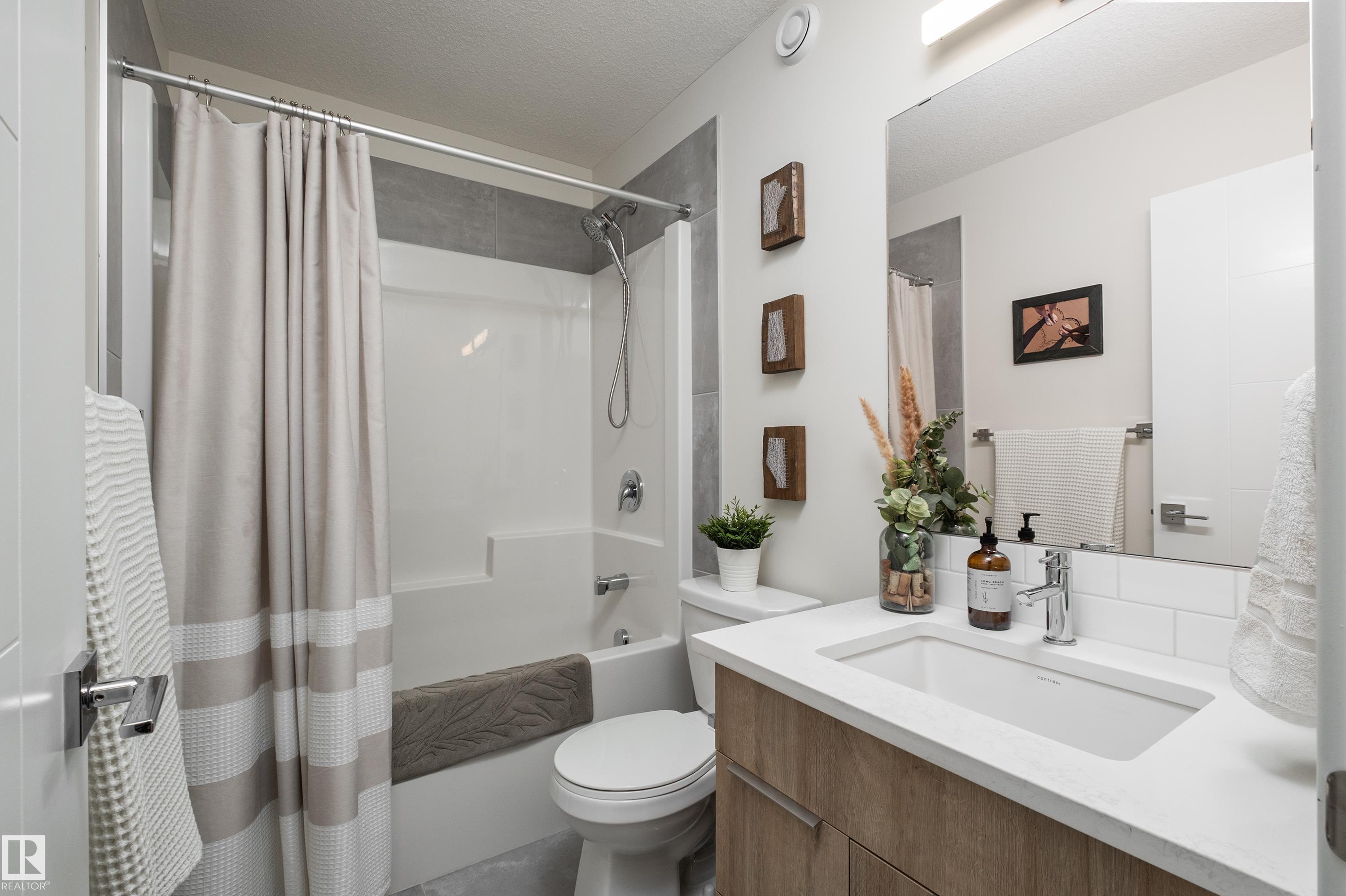 11013 75 ST NW