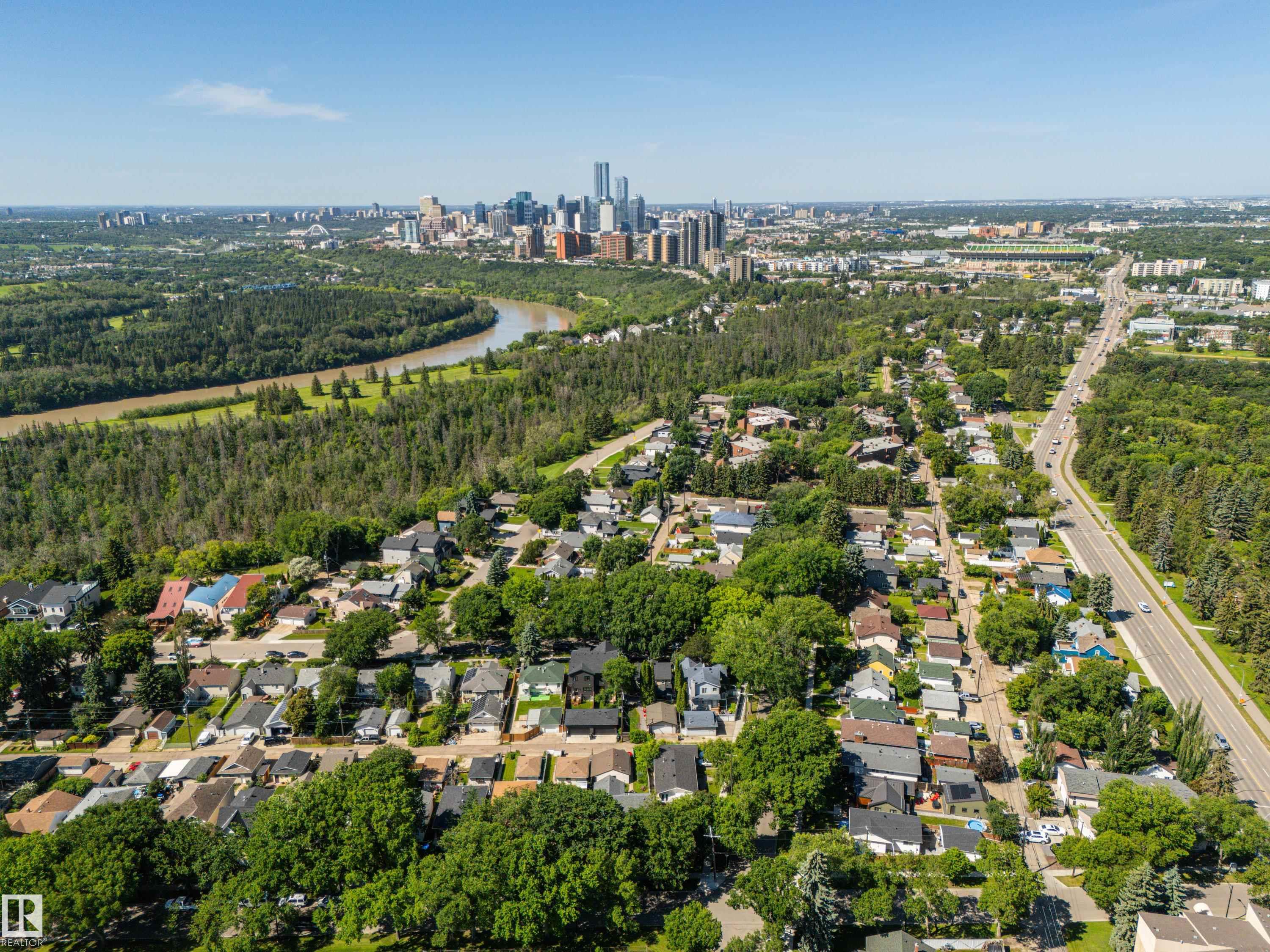 11013 75 ST NW