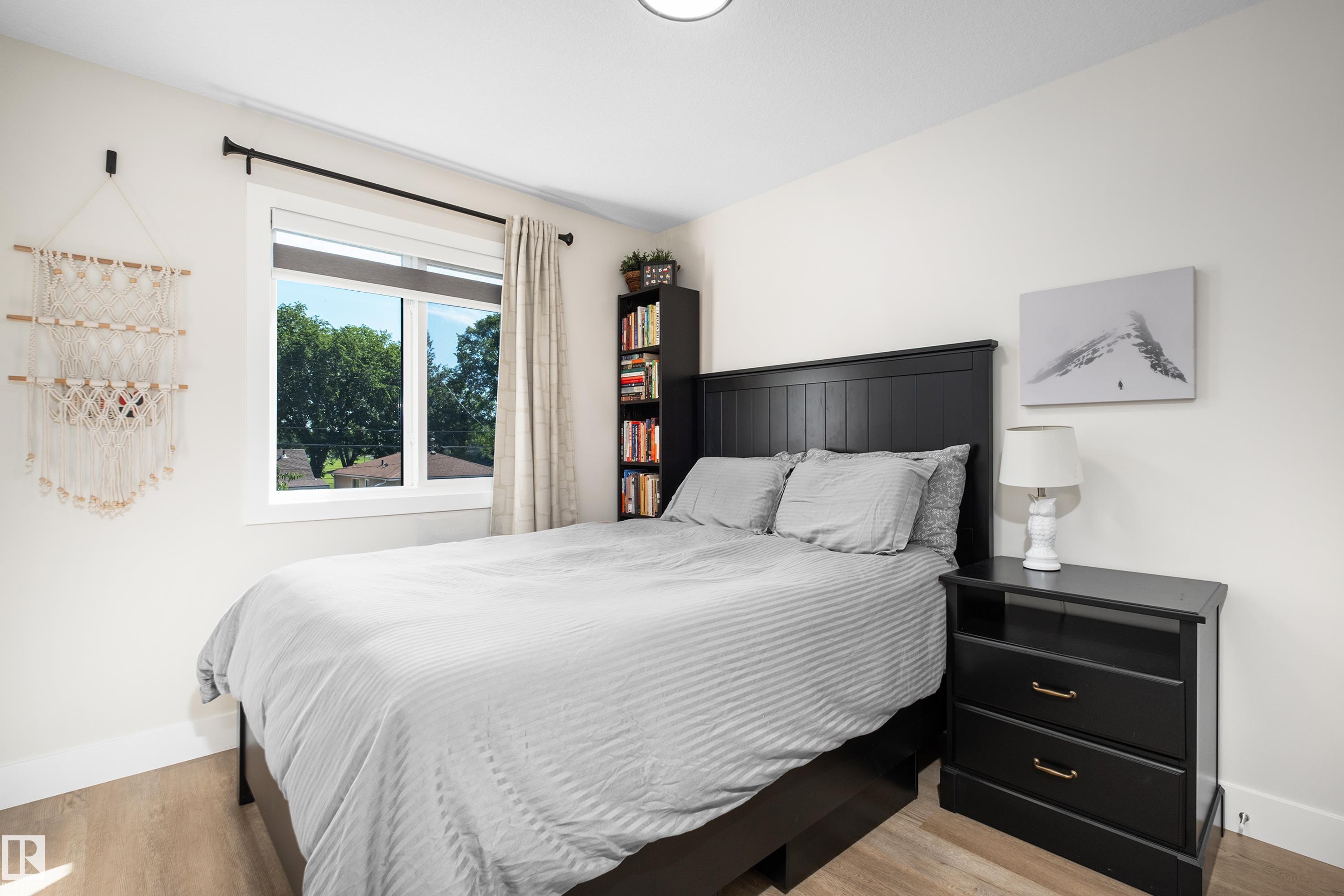 11013 75 ST NW