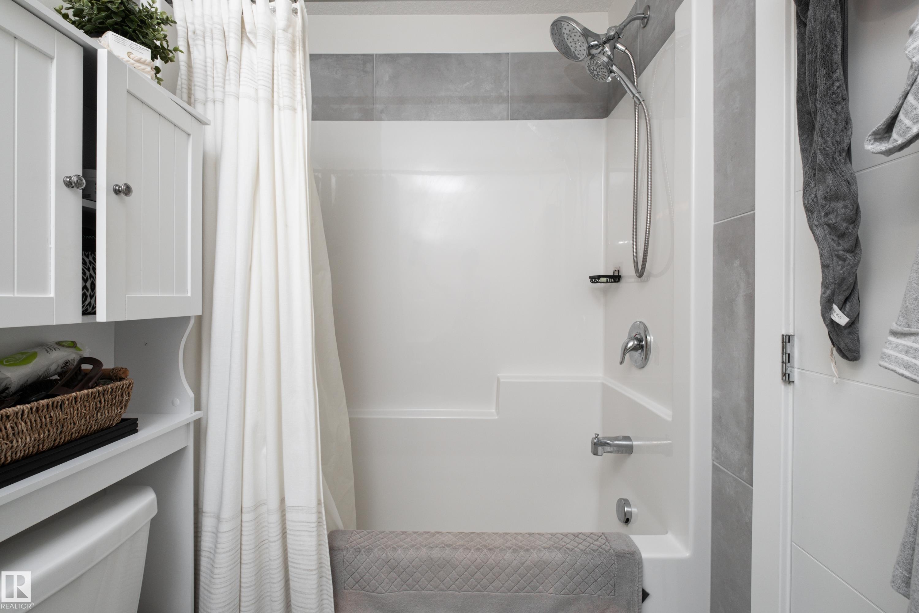 11013 75 ST NW