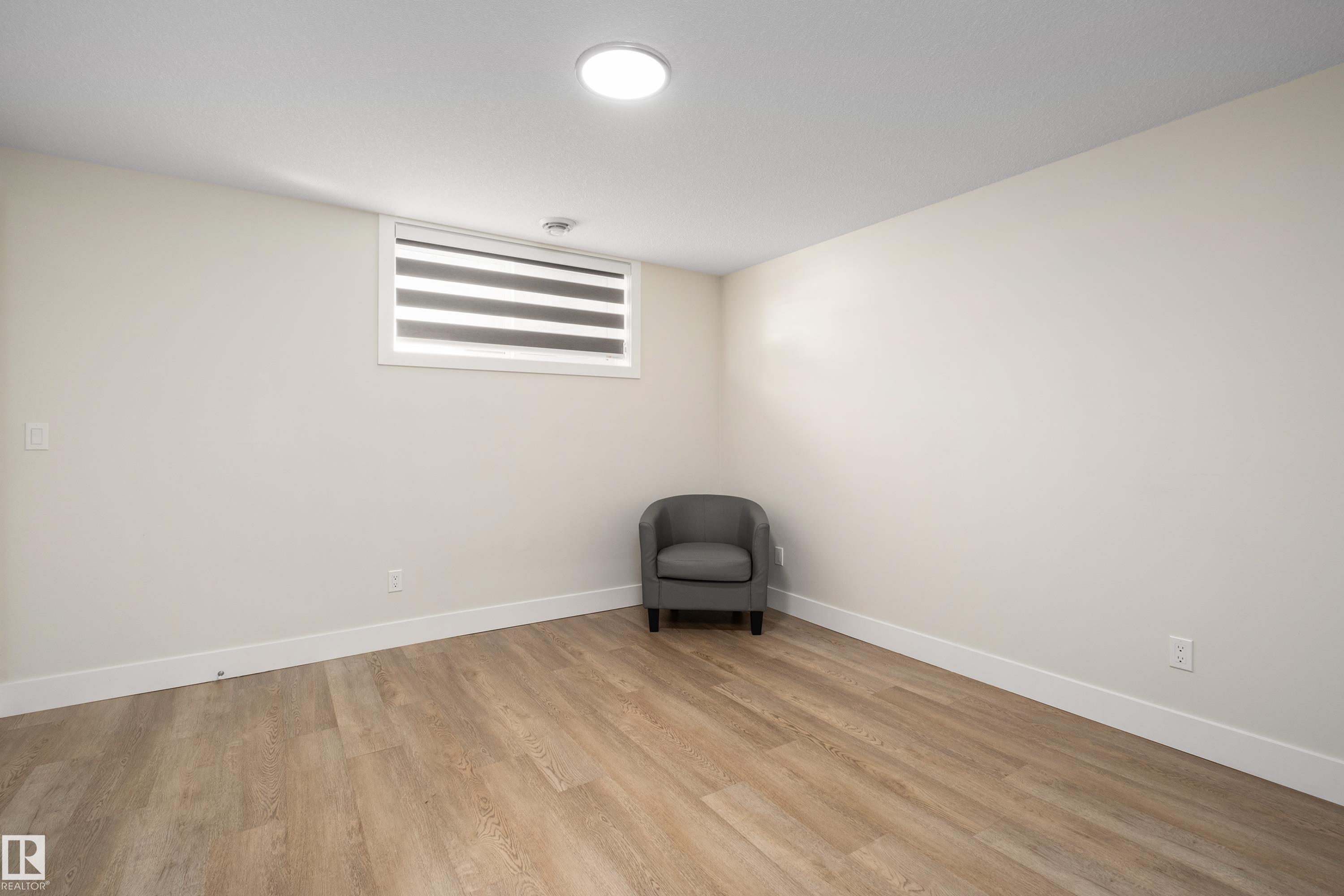 11013 75 ST NW