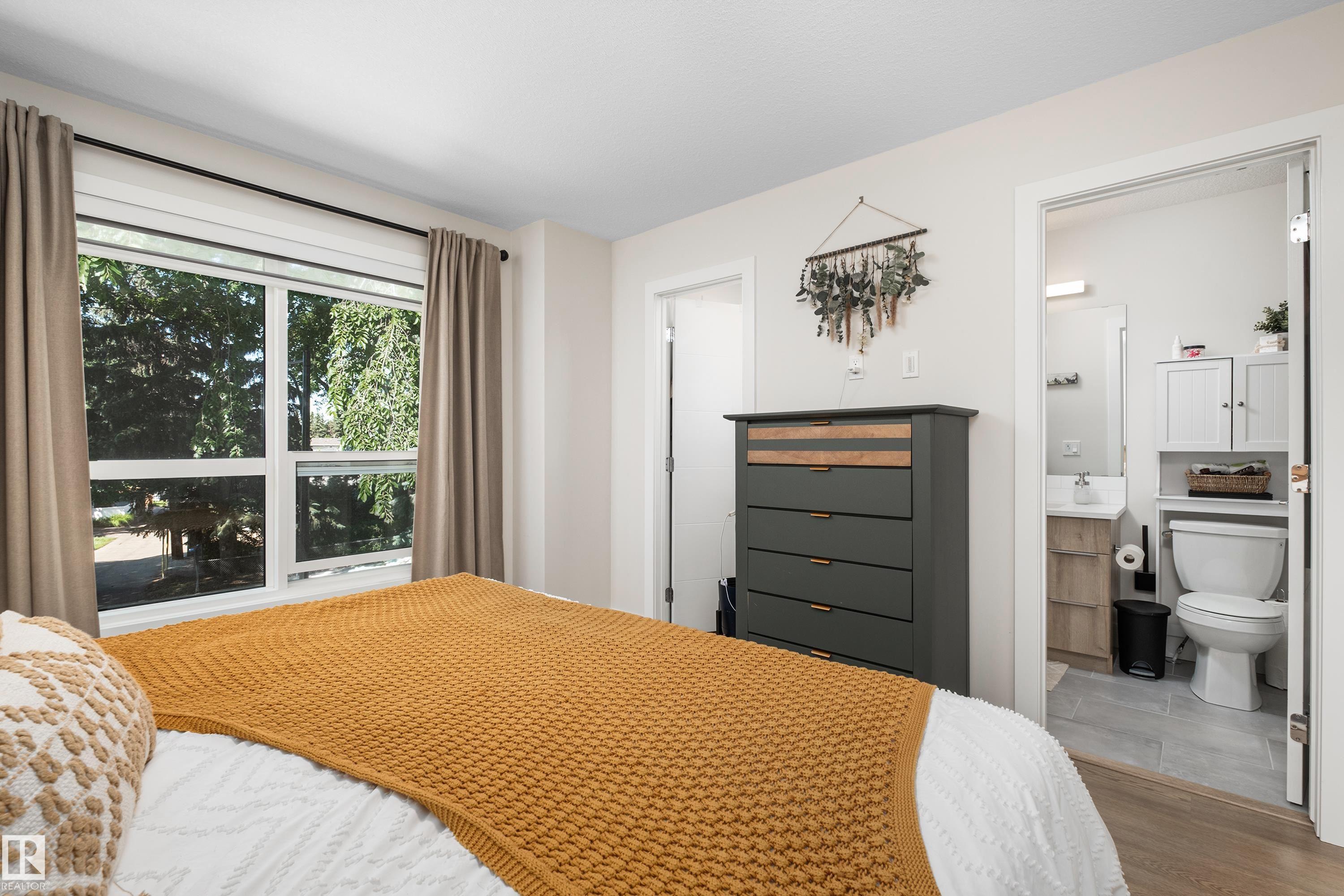 11013 75 ST NW