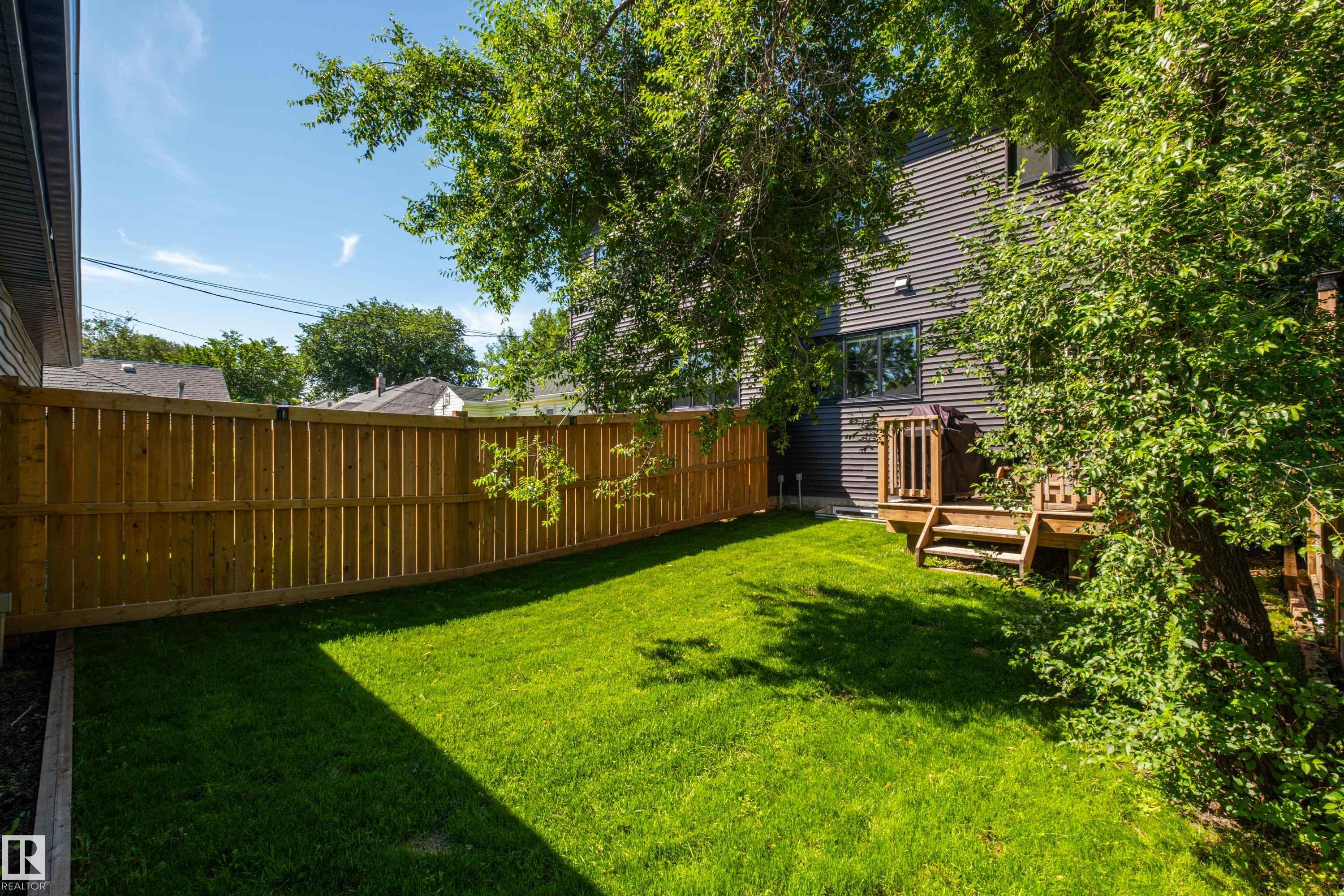 11013 75 ST NW