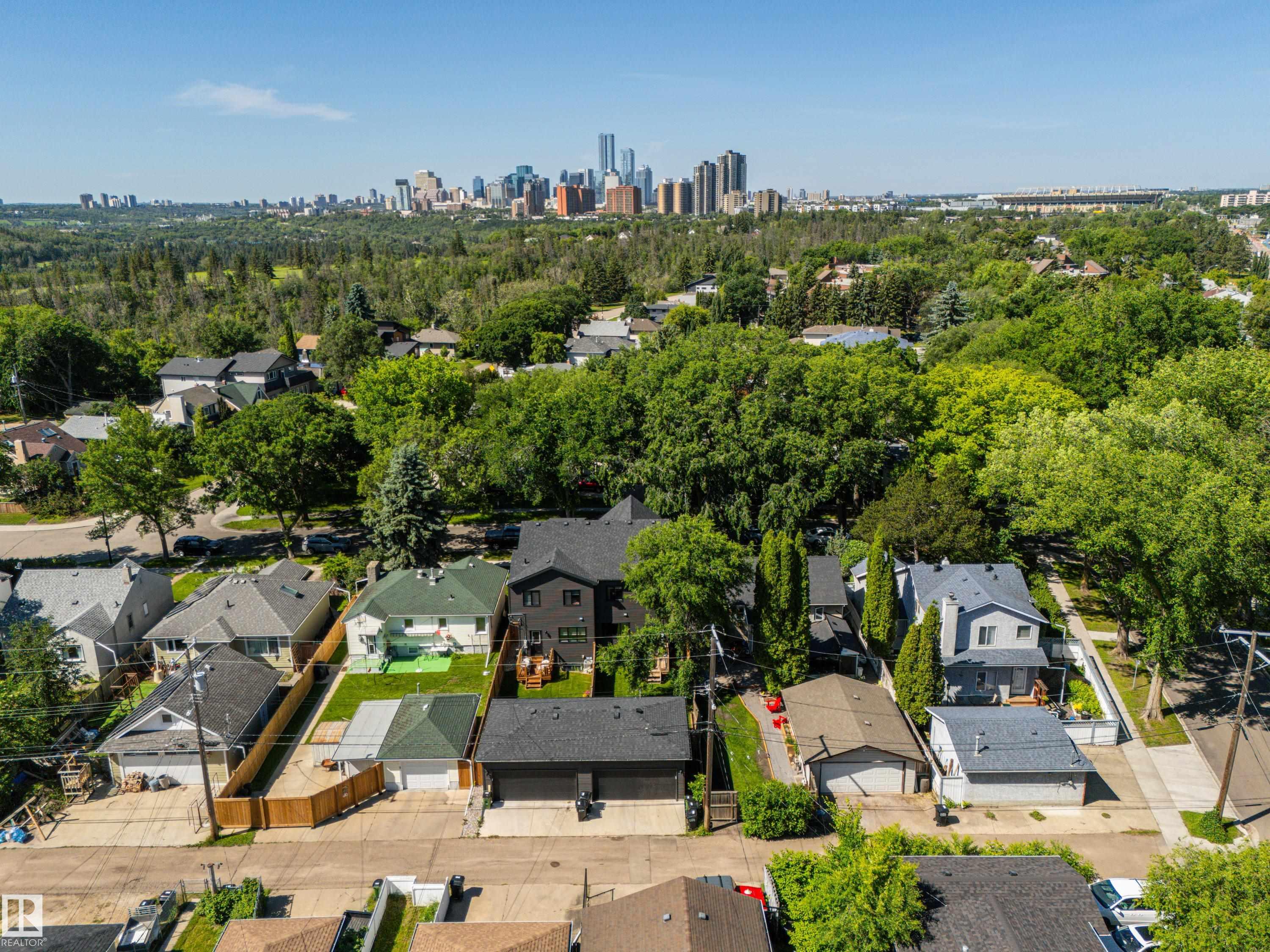 11013 75 ST NW