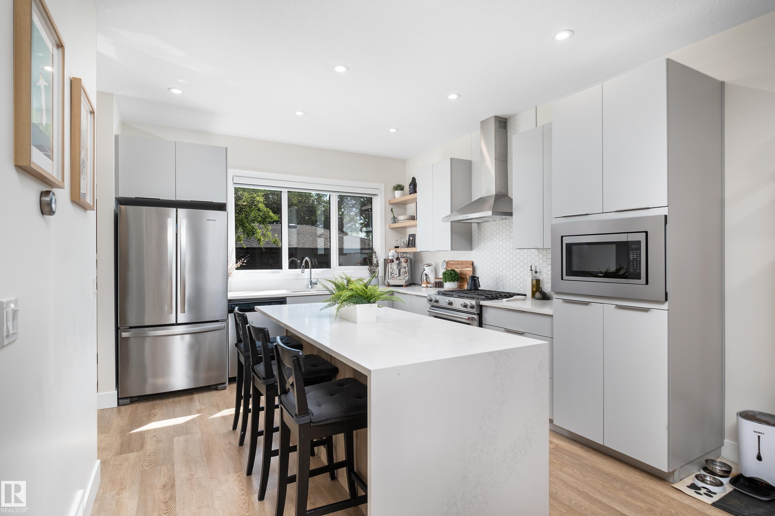 11013 75 ST NW