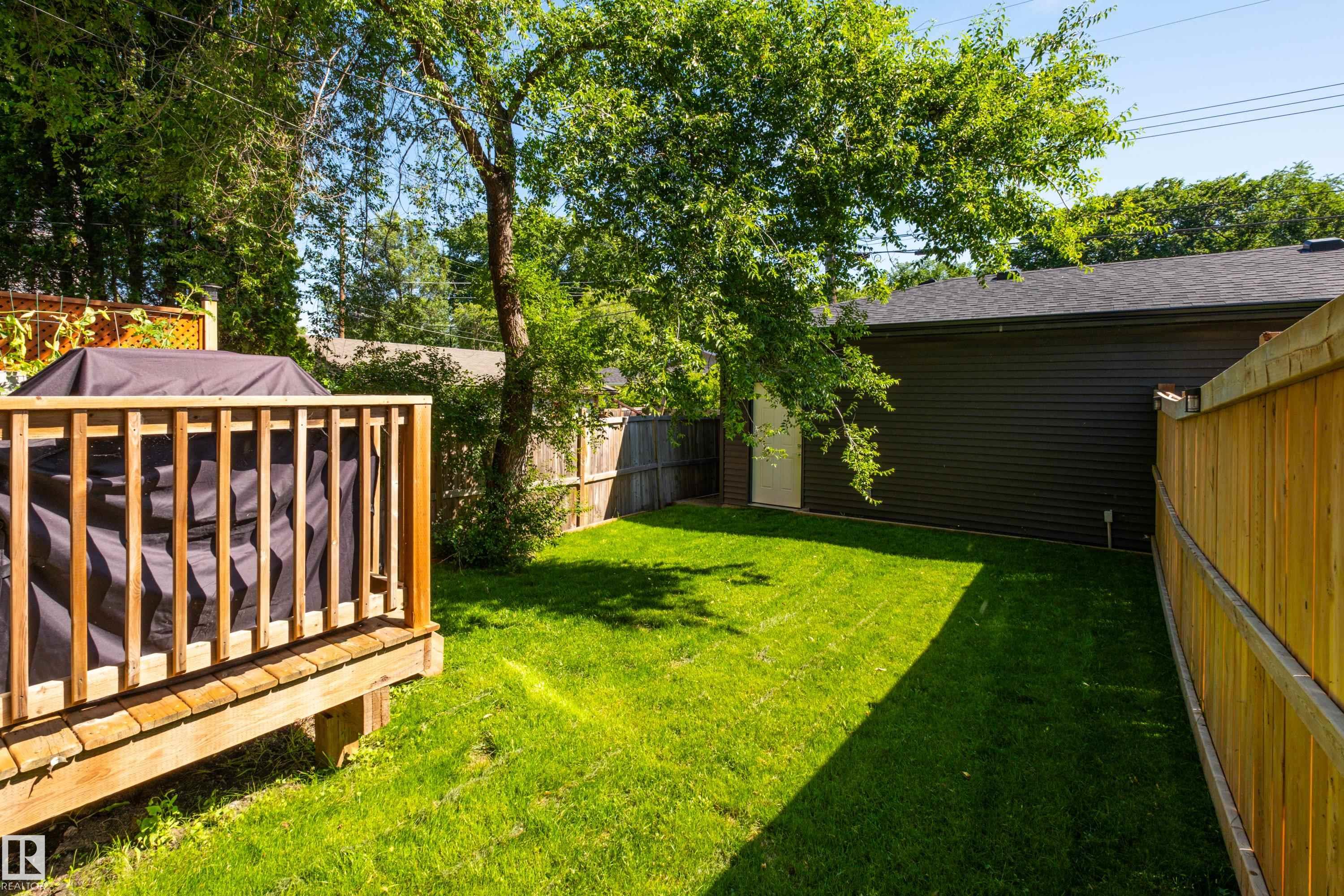 11013 75 ST NW