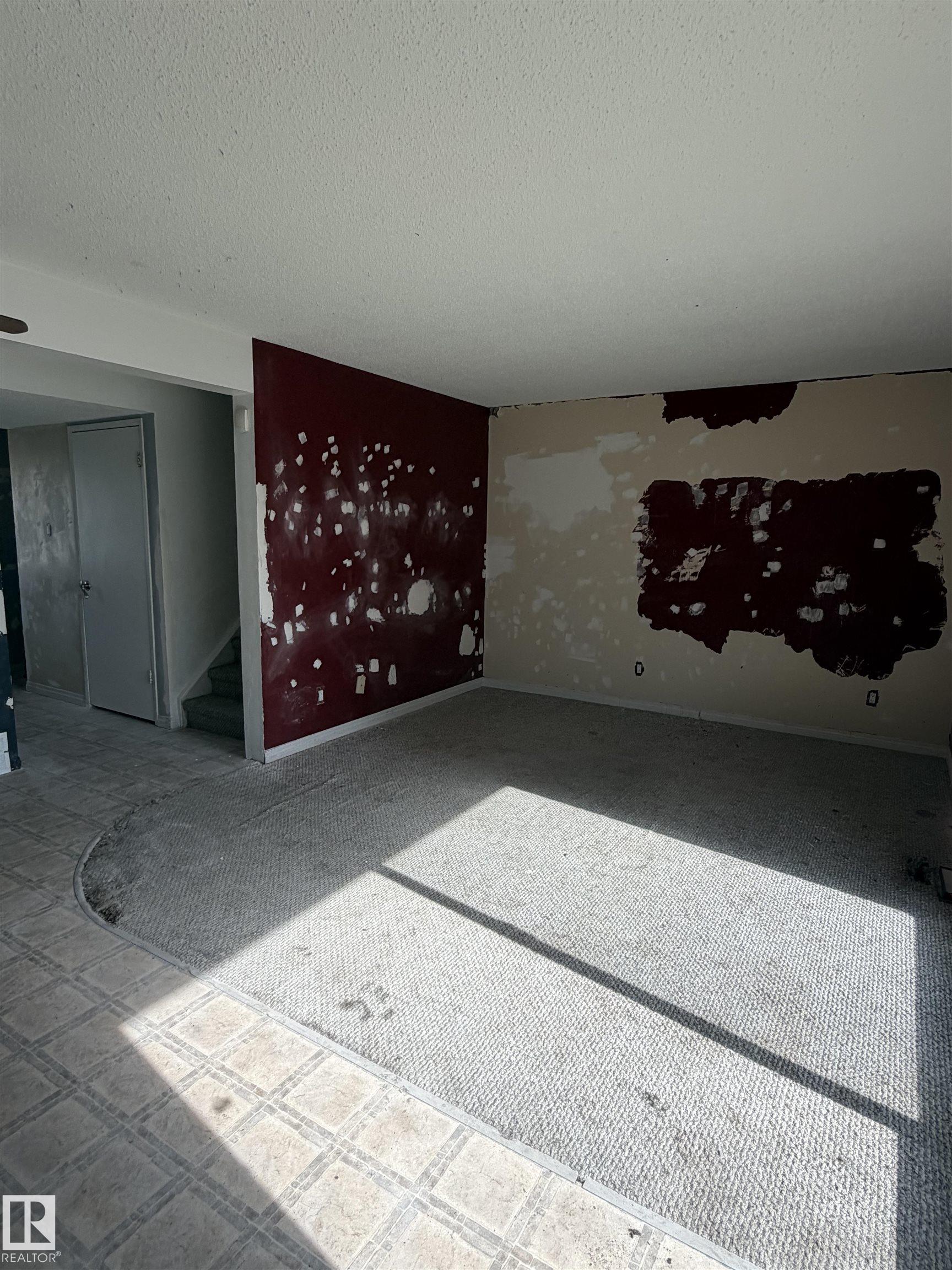 11384 139 AV NW