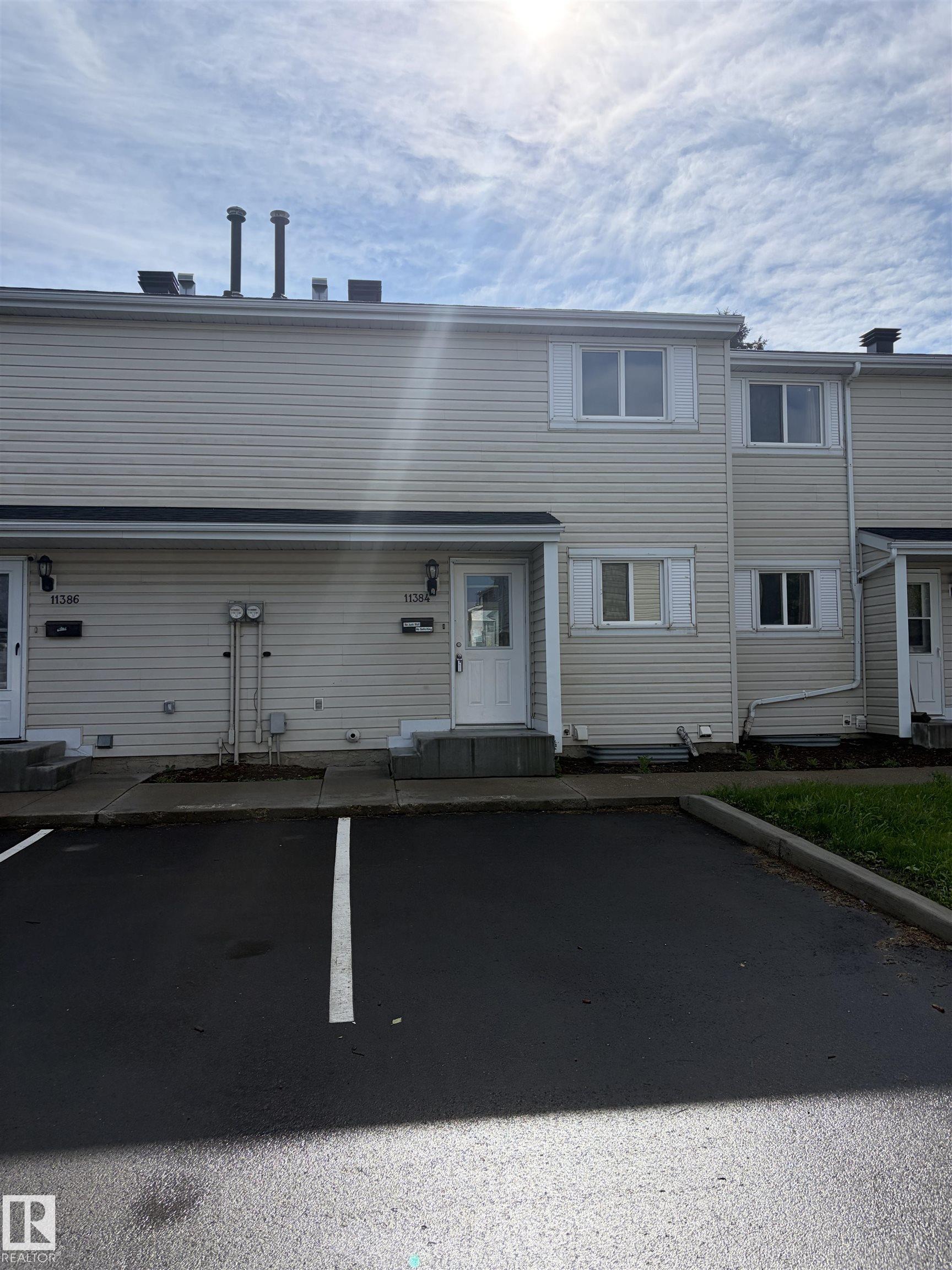 11384 139 AV NW