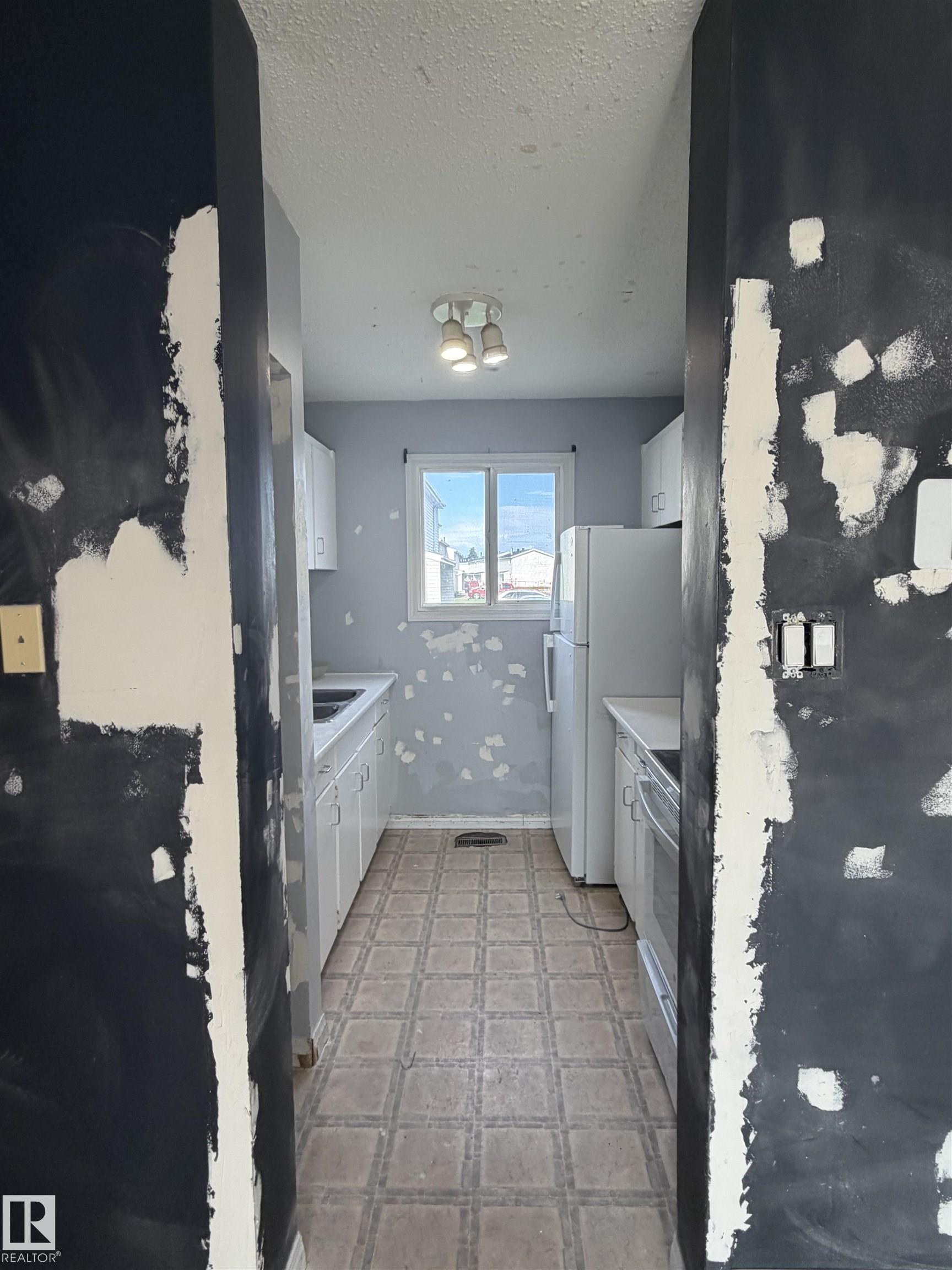 11384 139 AV NW