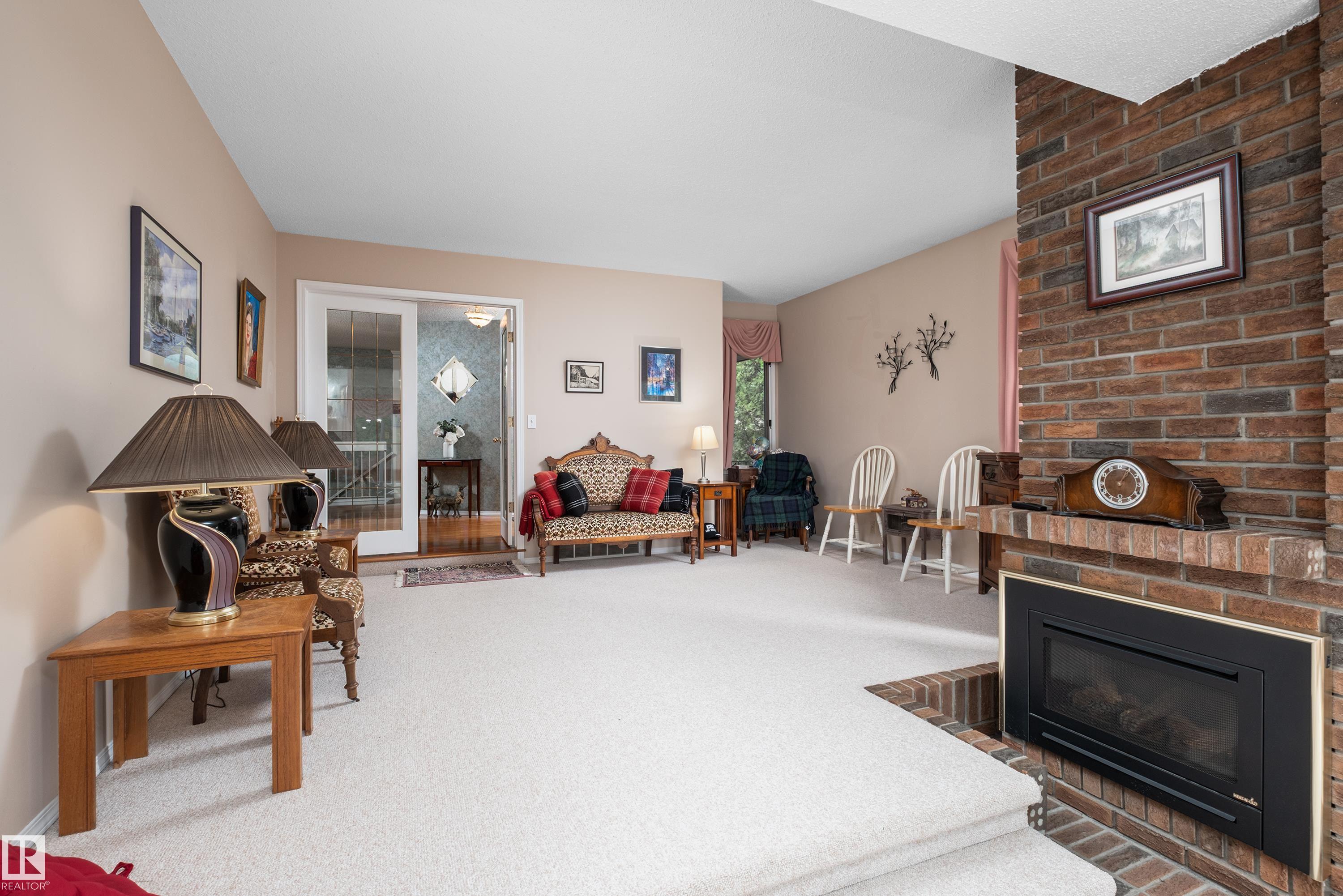 2408 115 ST NW