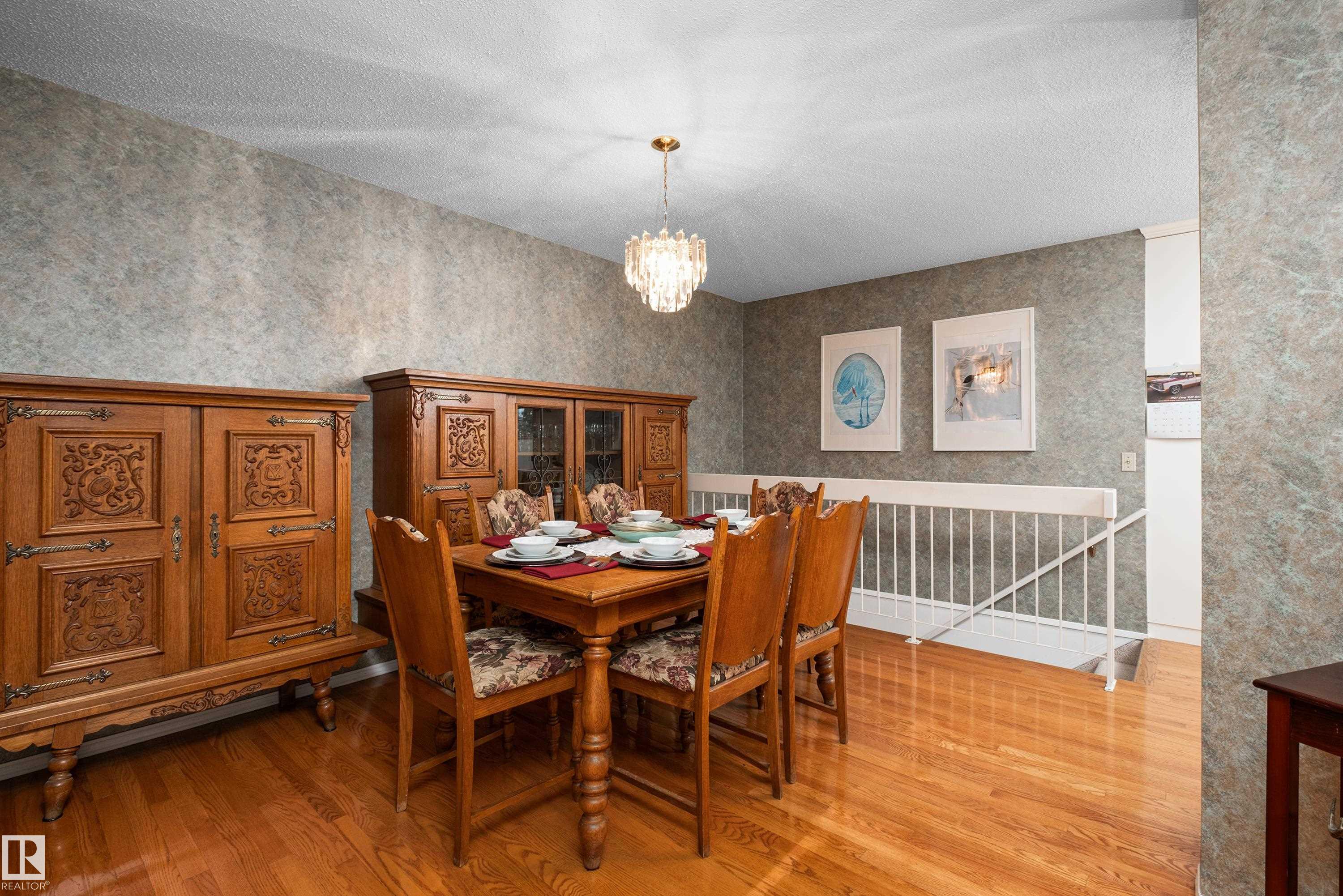 2408 115 ST NW