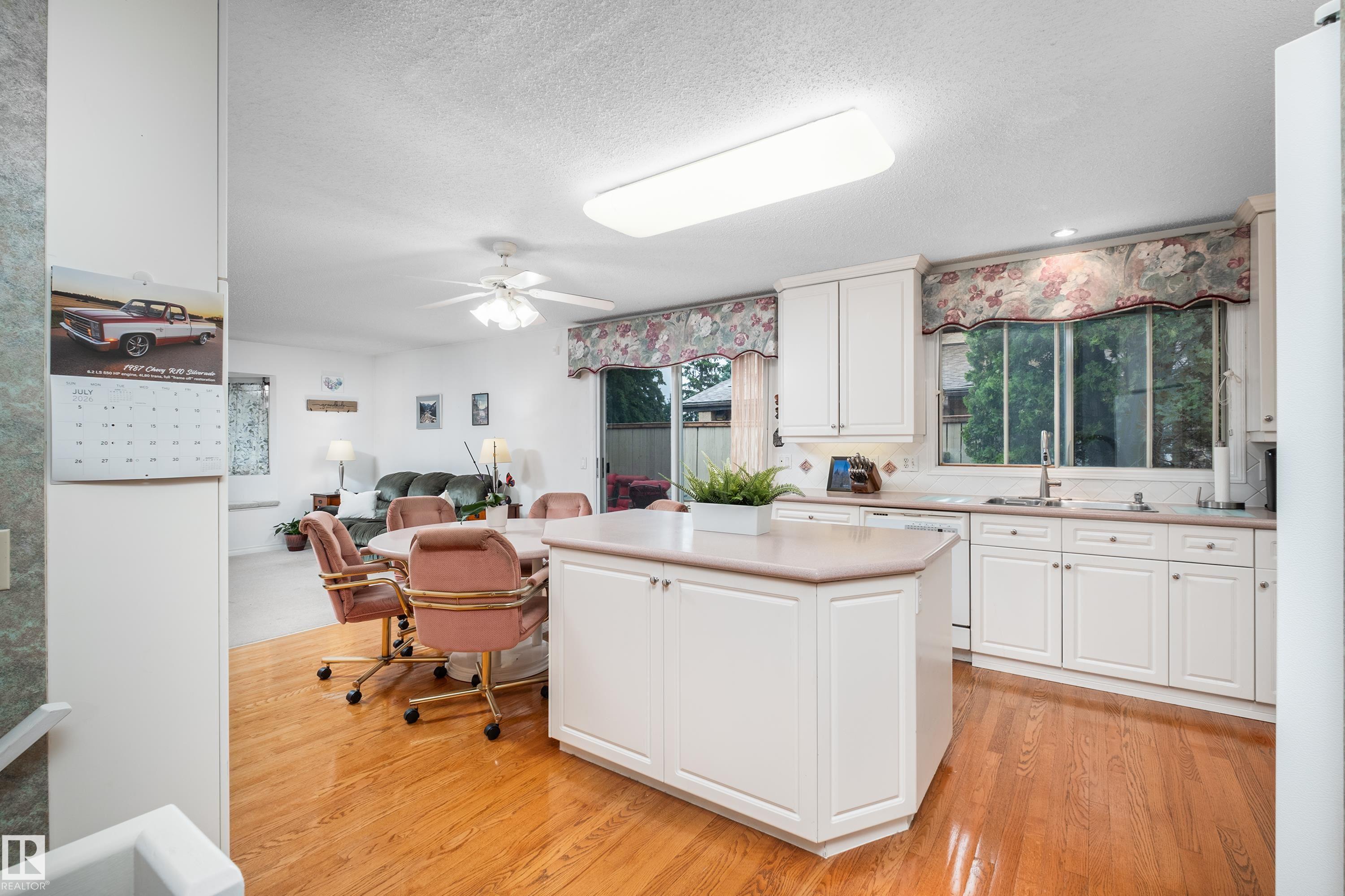 2408 115 ST NW