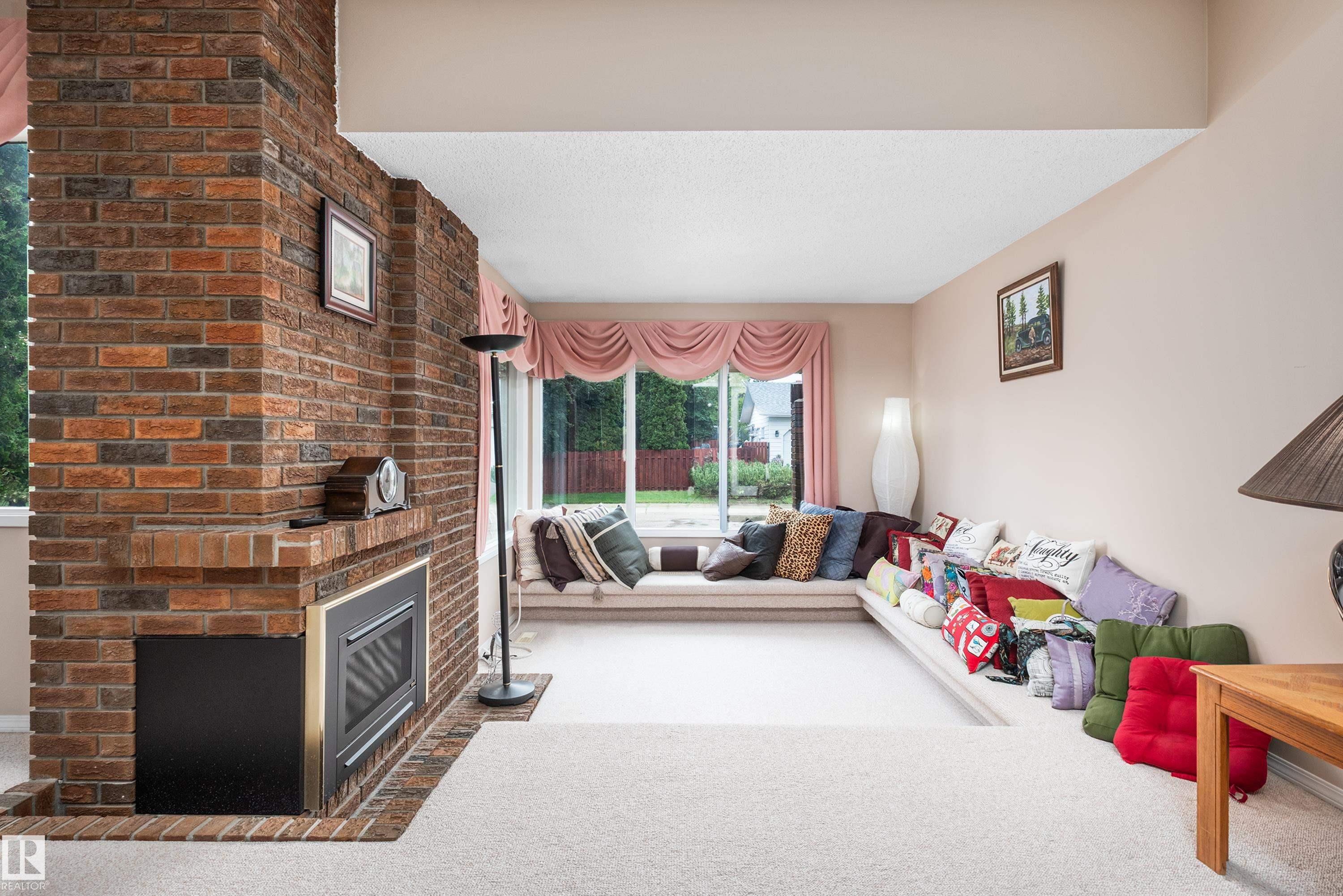 2408 115 ST NW