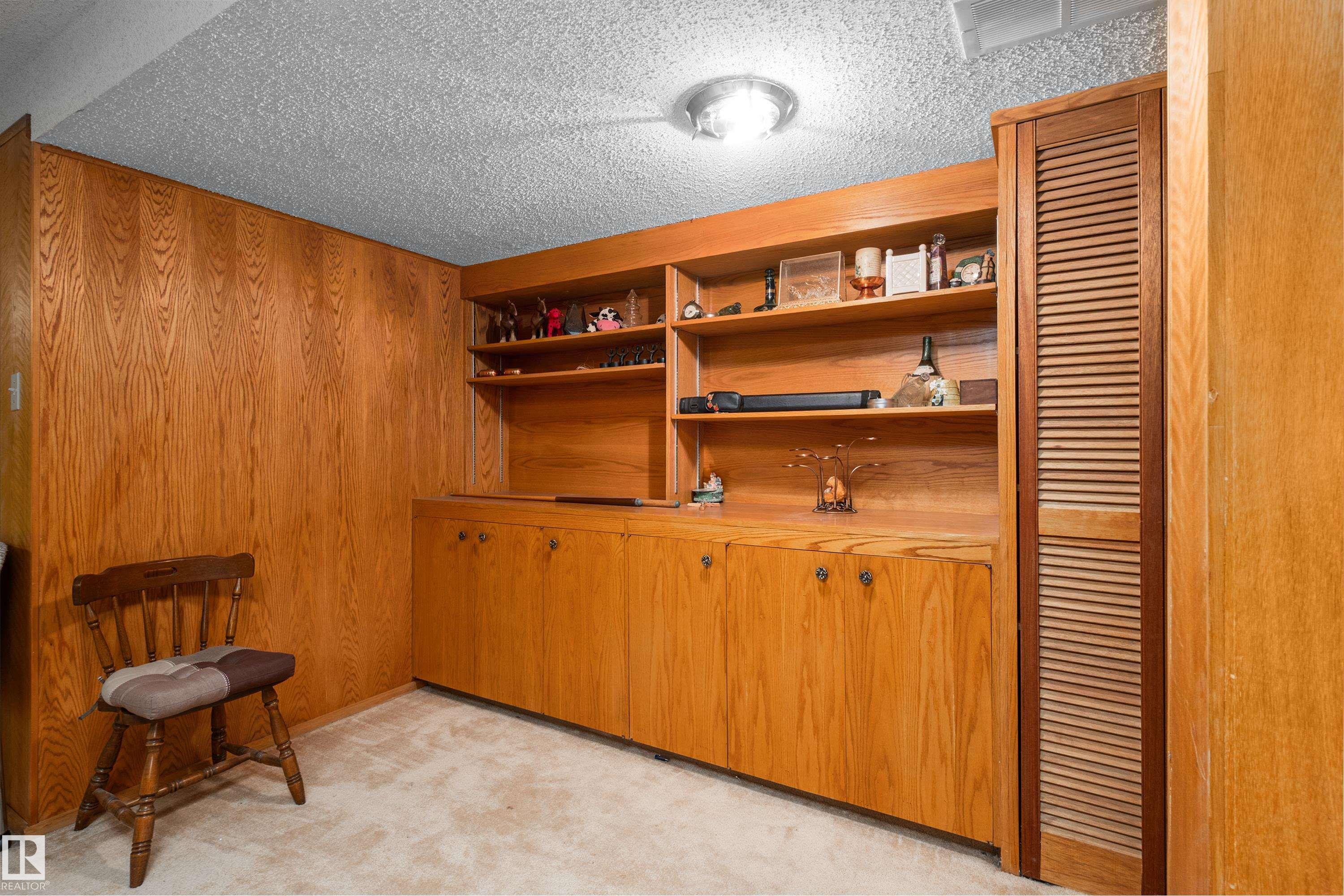 2408 115 ST NW