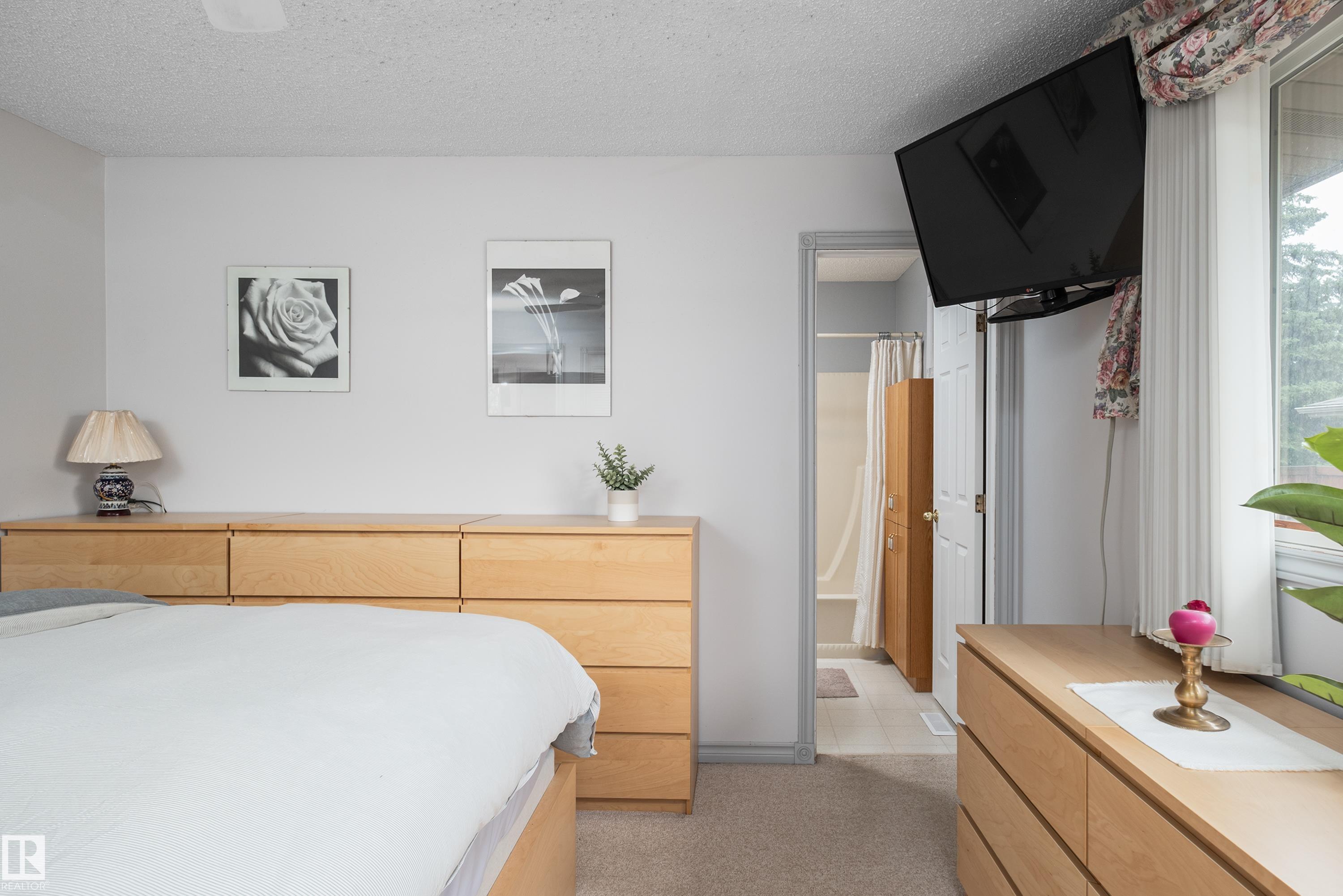 2408 115 ST NW