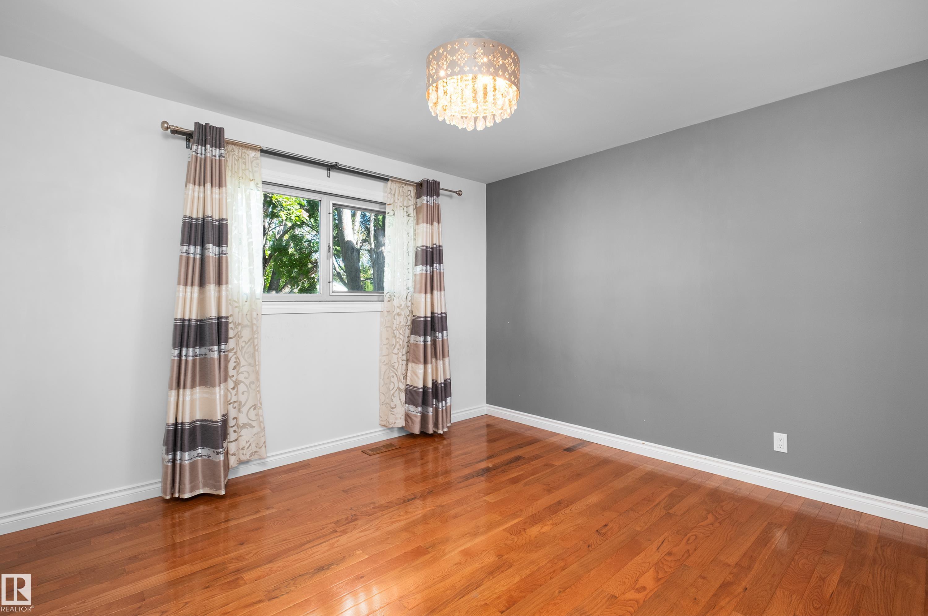 3509 121A AV NW